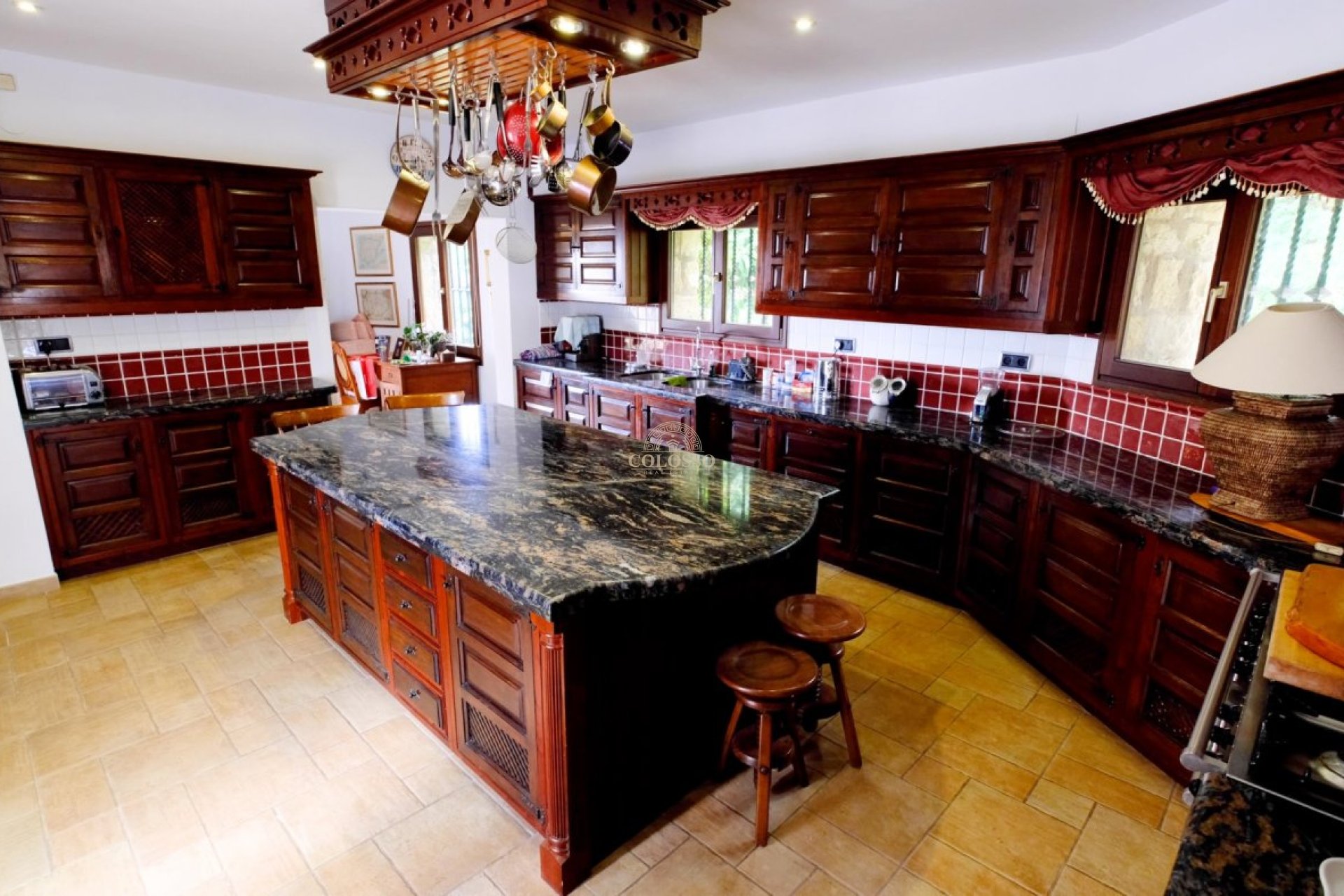 Resale - Villa -
Benissa - Fustera