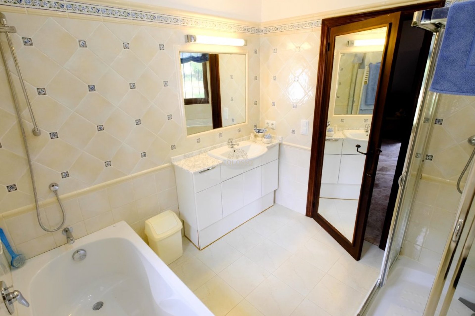 Resale - Villa -
Benissa - Fustera