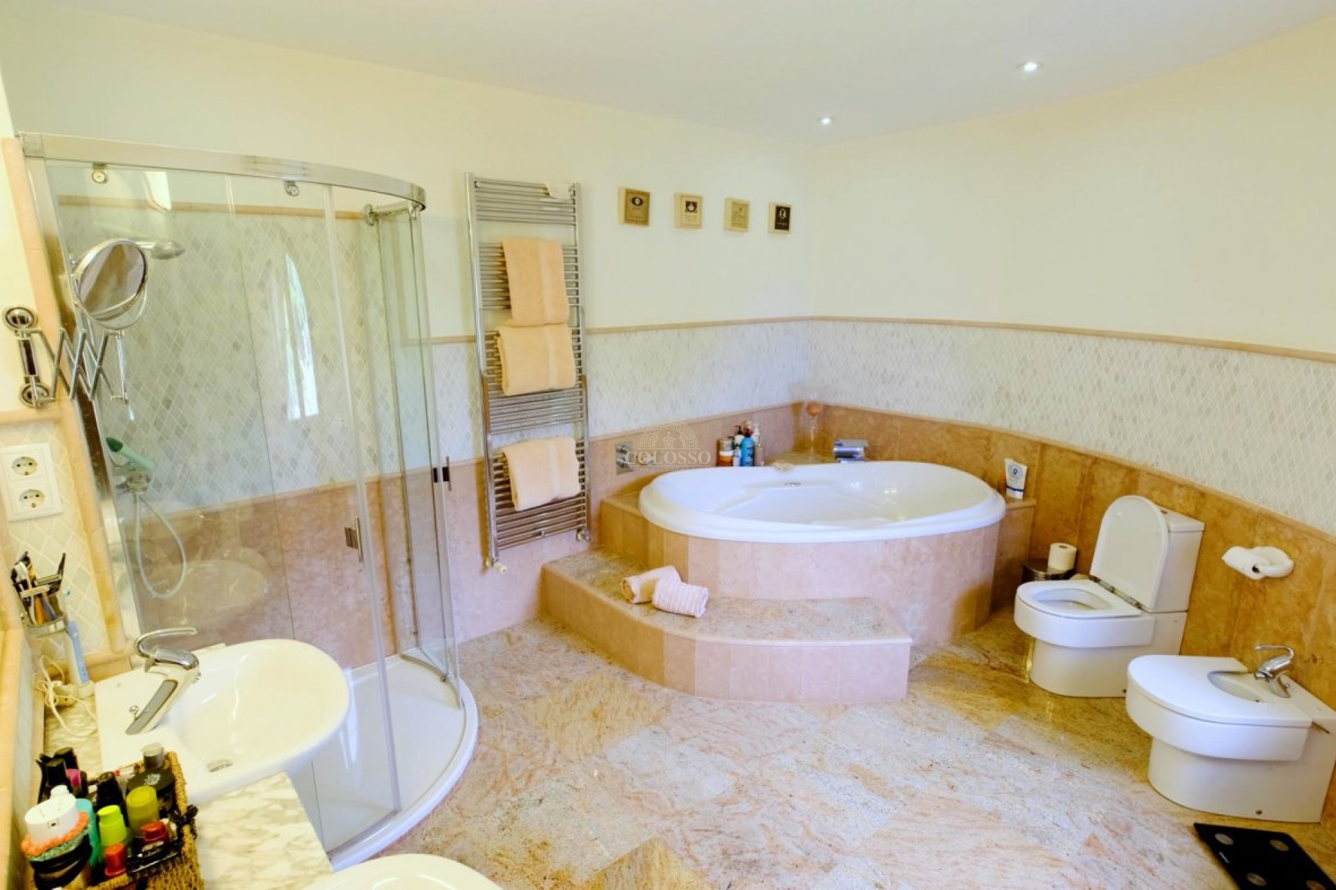 Resale - Villa -
Benissa - Fustera