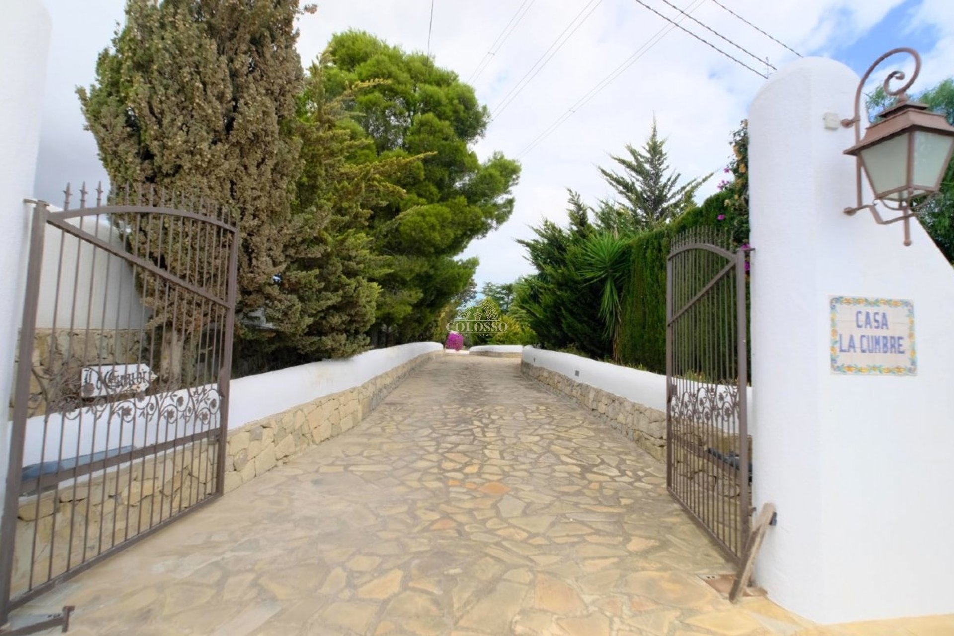 Resale - Villa -
Benissa - Fustera