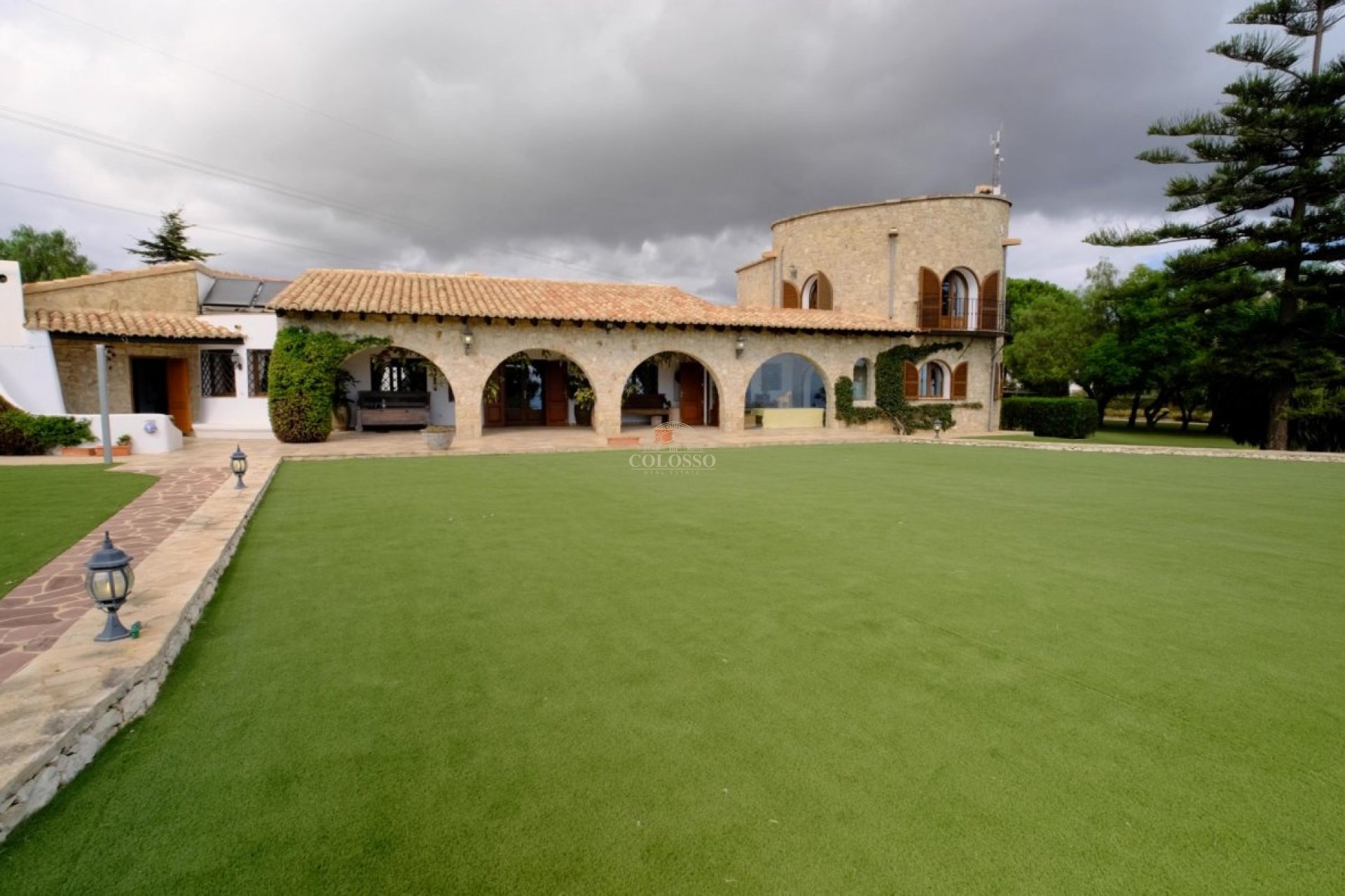 Resale - Villa -
Benissa - Fustera