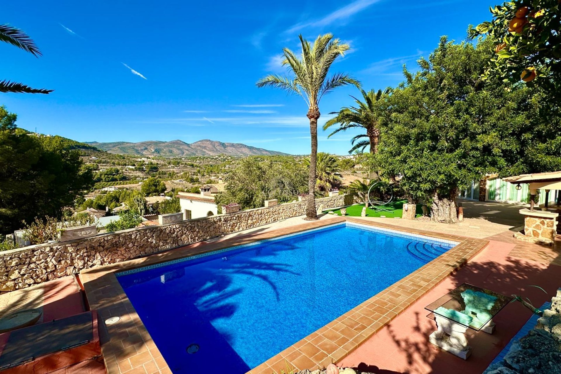 Resale - Villa -
Calpe - Cometa