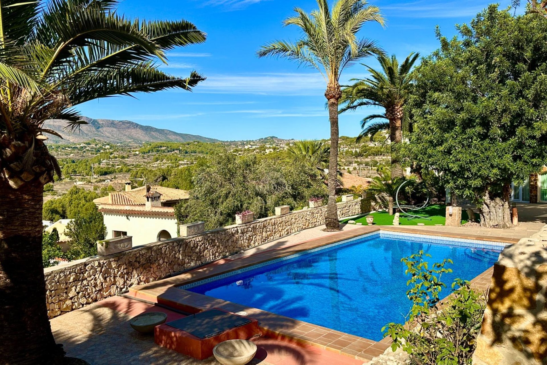 Resale - Villa -
Calpe - Cometa