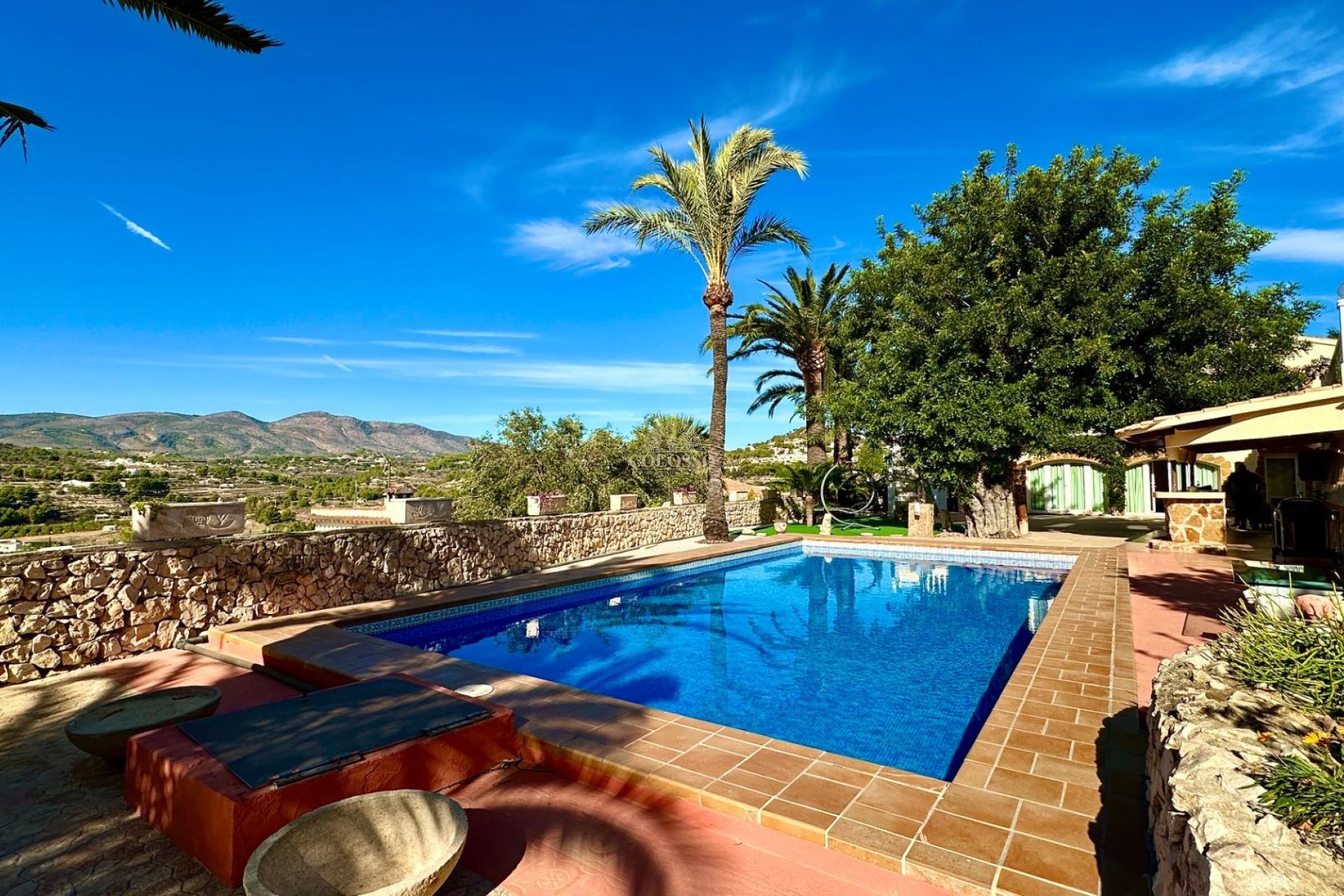 Resale - Villa -
Calpe - Cometa