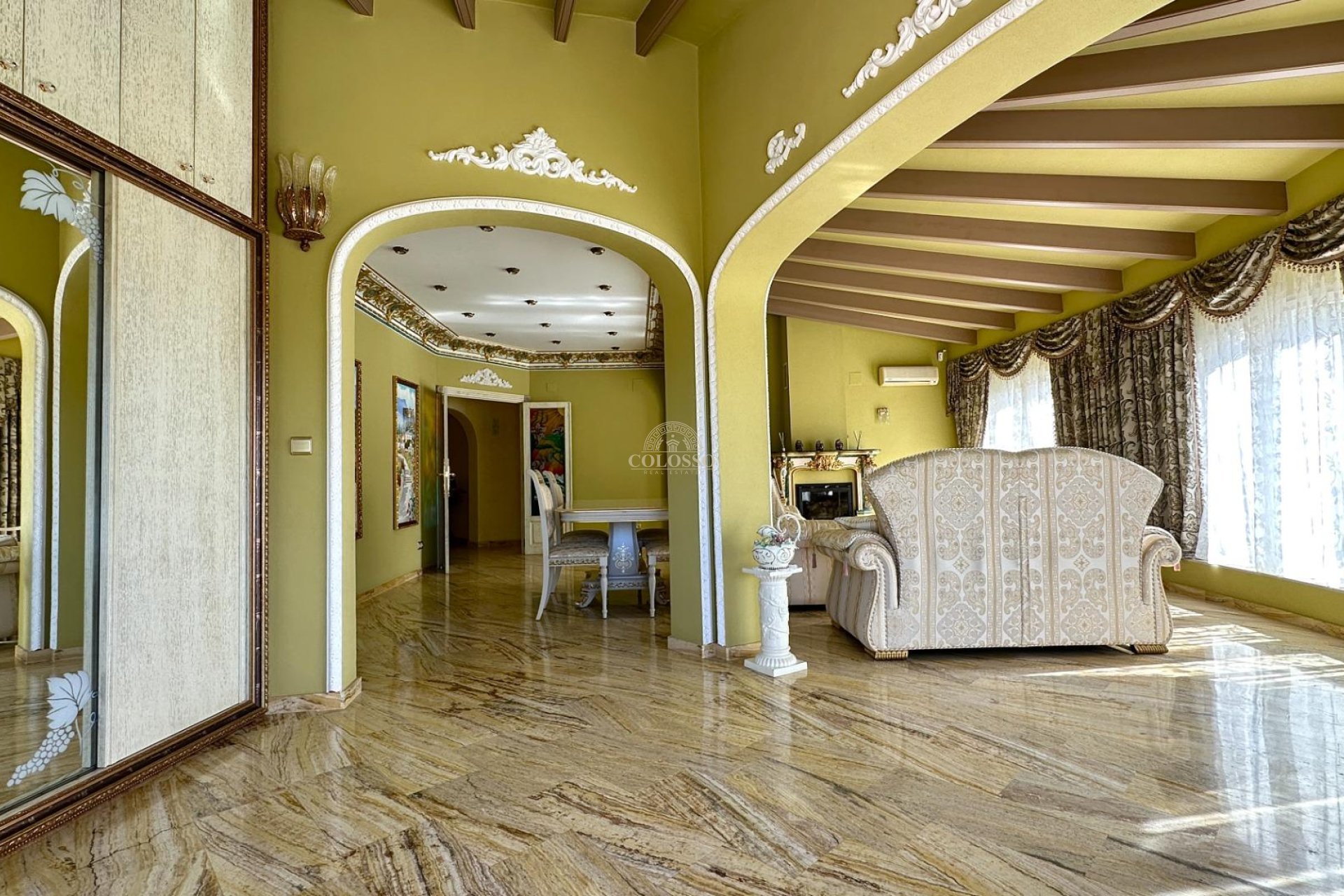 Resale - Villa -
Calpe - Cometa