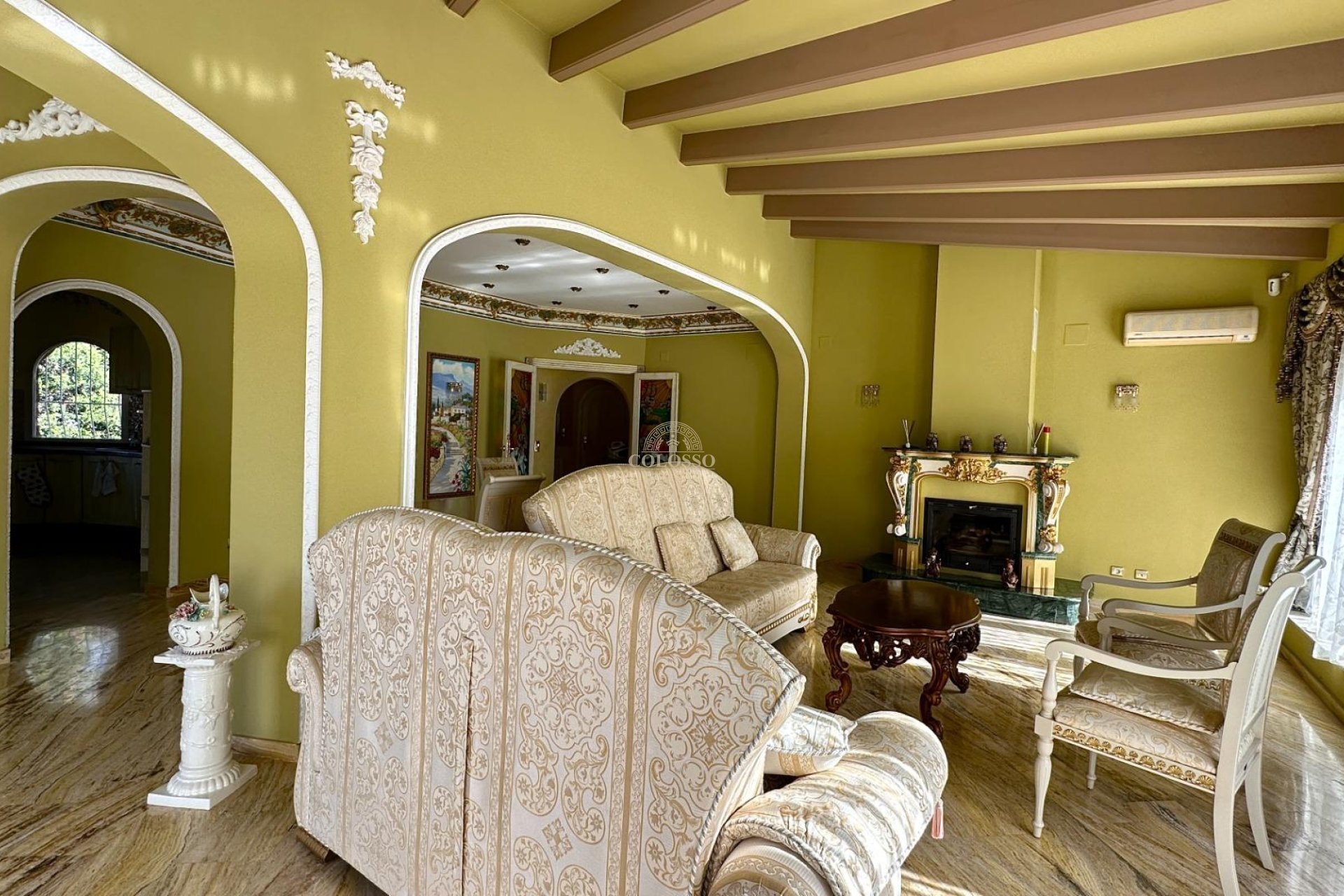 Resale - Villa -
Calpe - Cometa