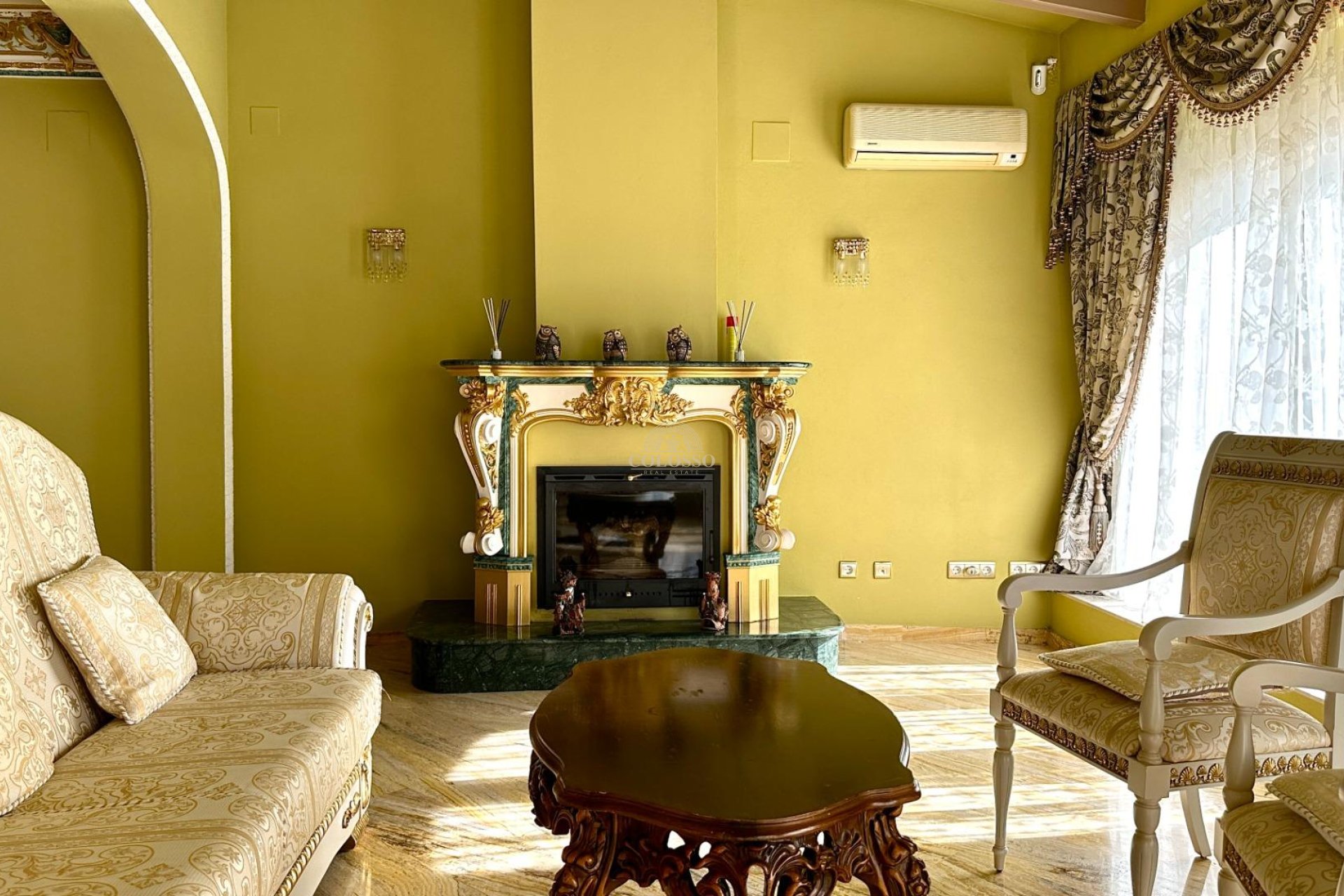 Resale - Villa -
Calpe - Cometa