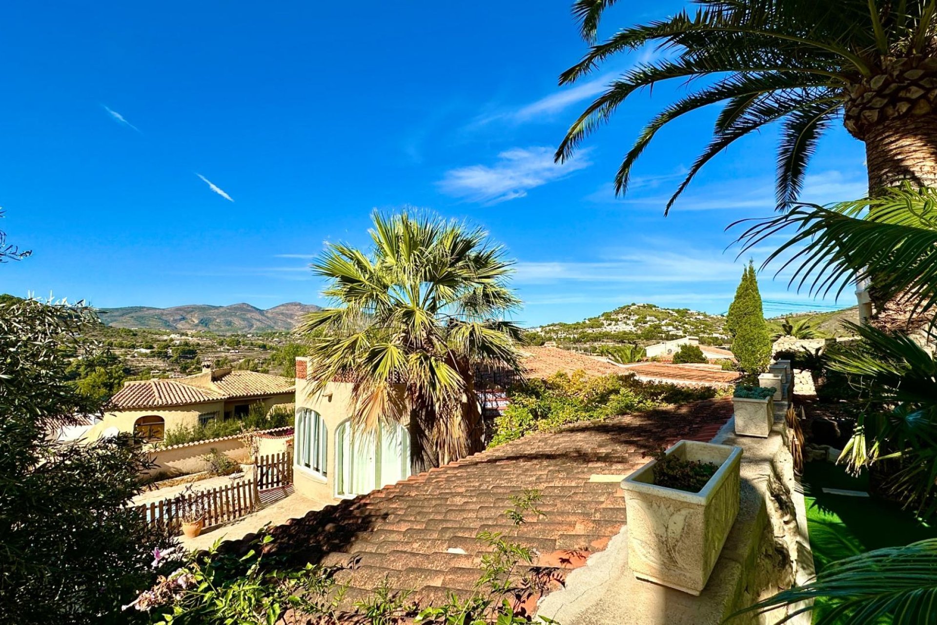 Resale - Villa -
Calpe - Cometa