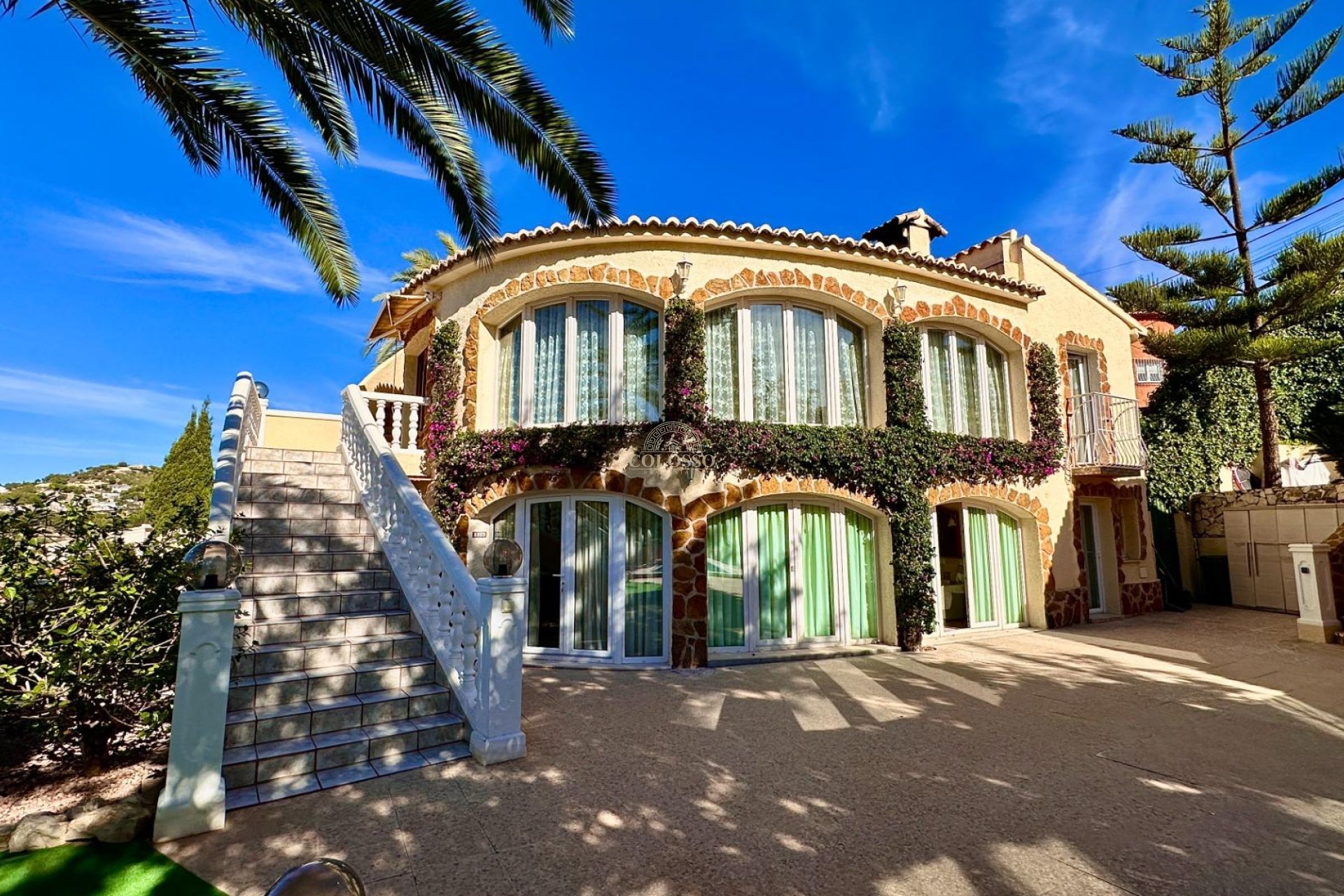 Resale - Villa -
Calpe - Cometa