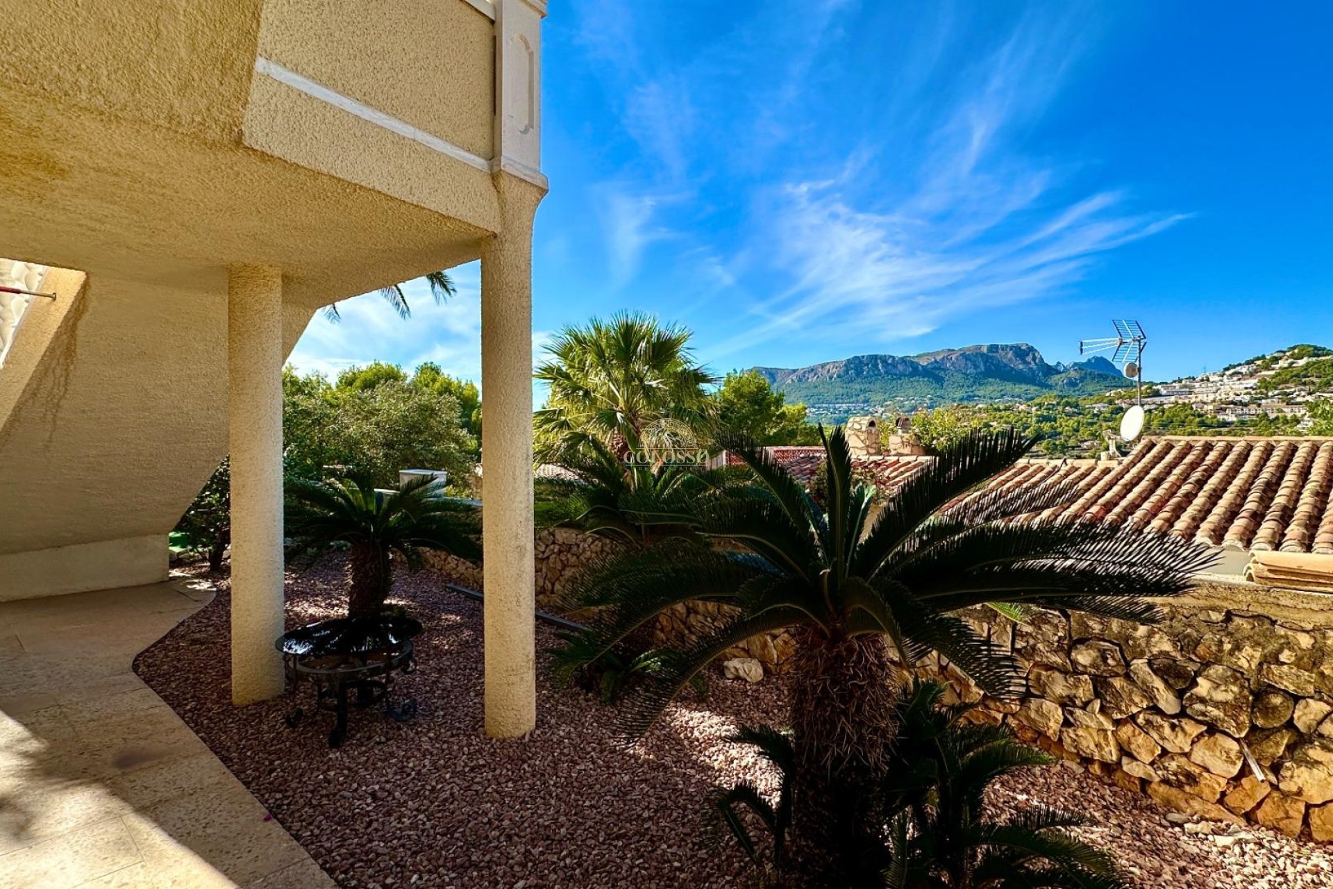 Resale - Villa -
Calpe - Cometa