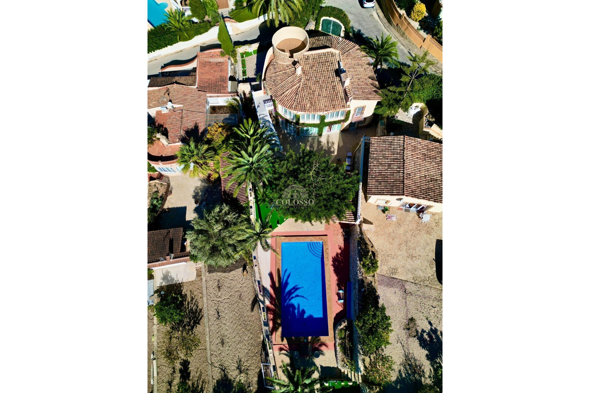 Resale - Villa -
Calpe - Cometa