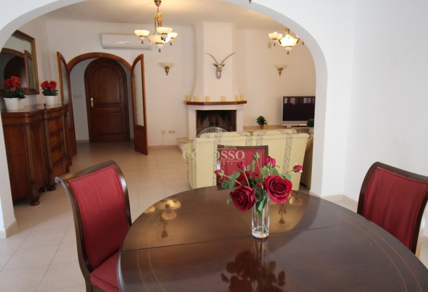 Resale - Villa -
Calpe - Empedrola