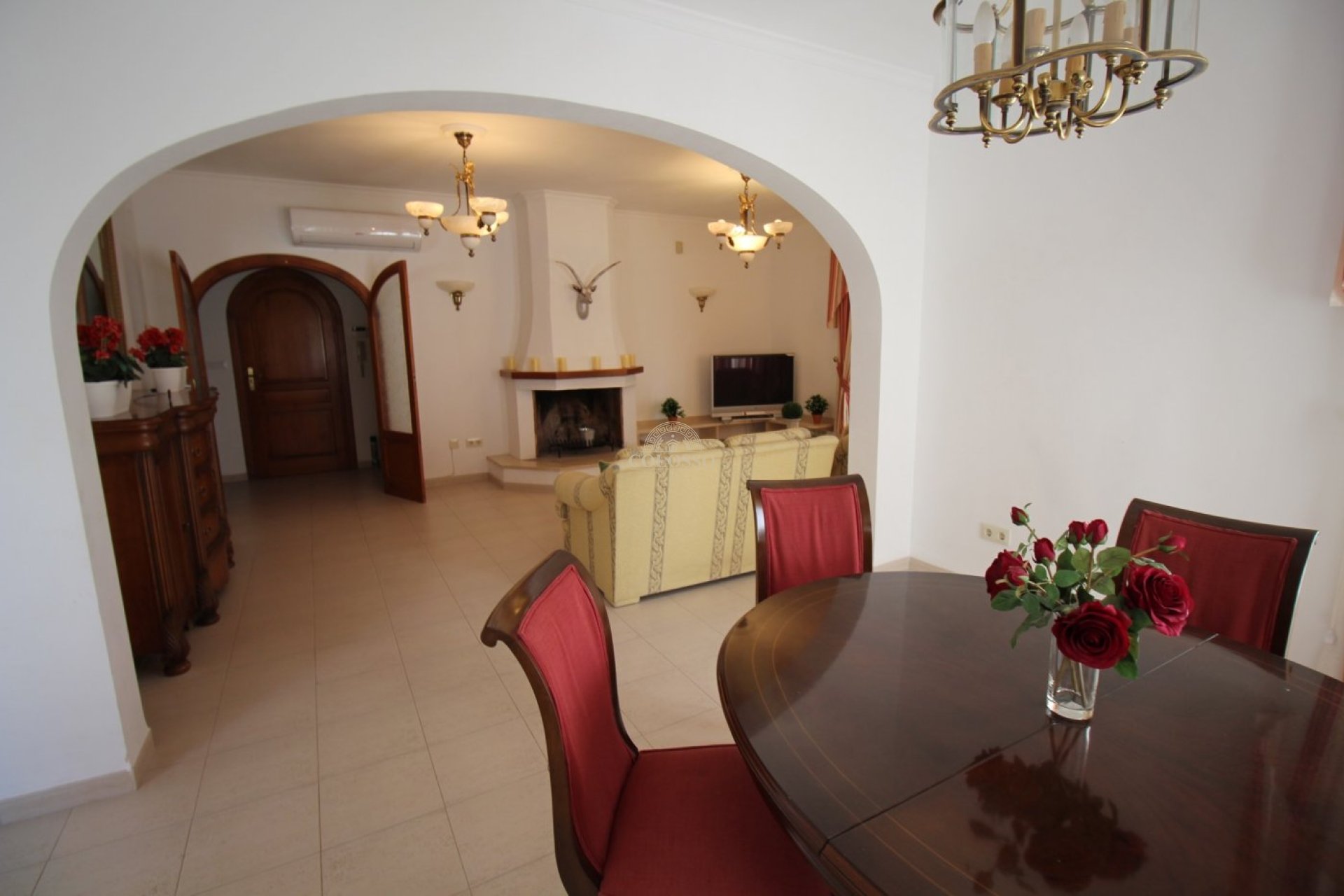 Resale - Villa -
Calpe - Empedrola