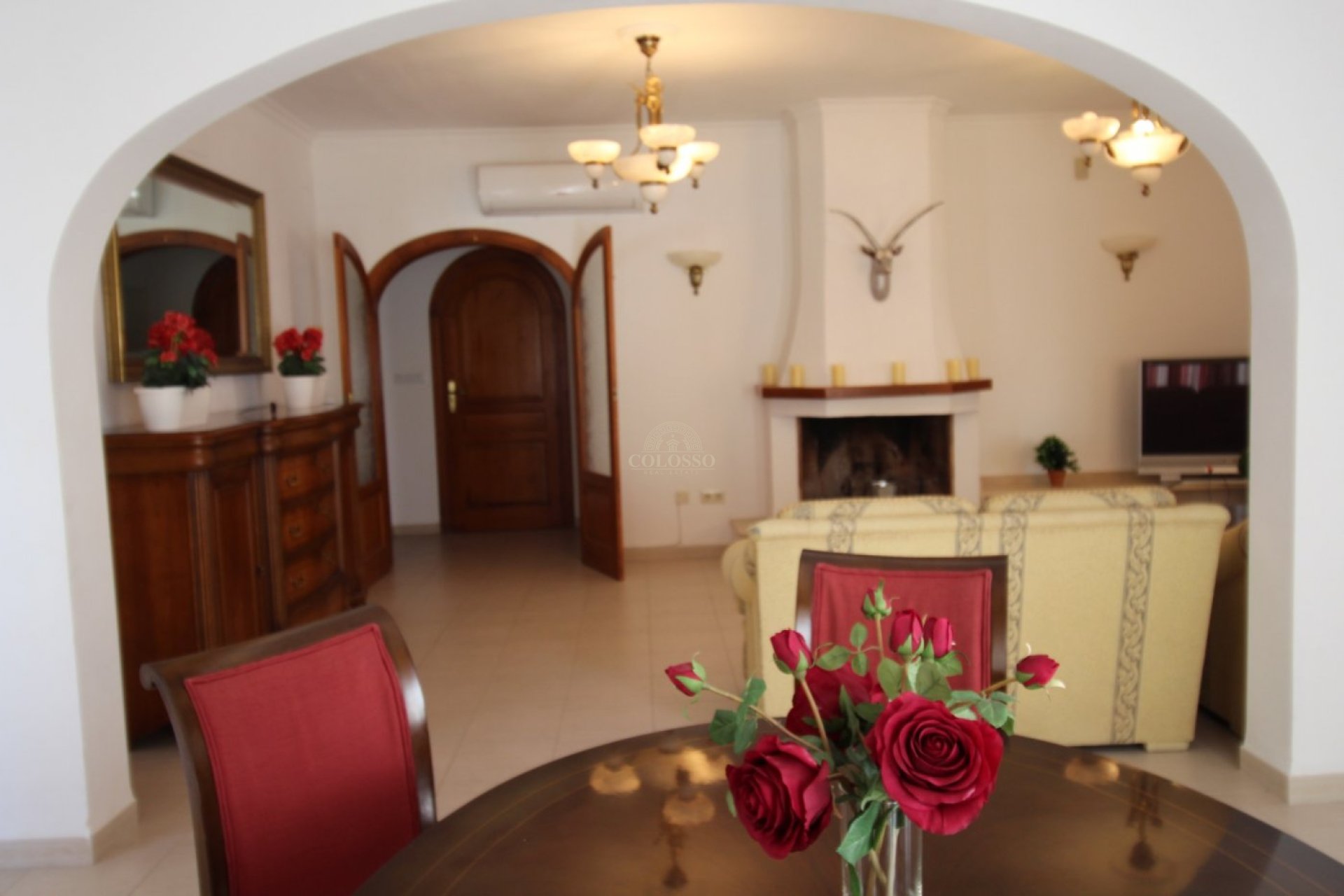 Resale - Villa -
Calpe - Empedrola