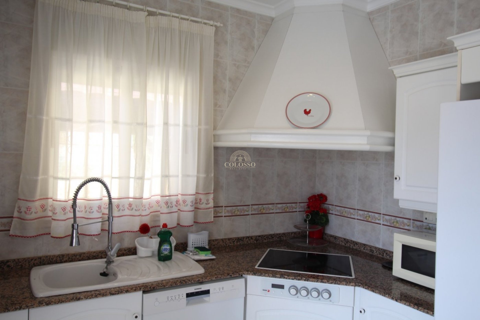 Resale - Villa -
Calpe - Empedrola