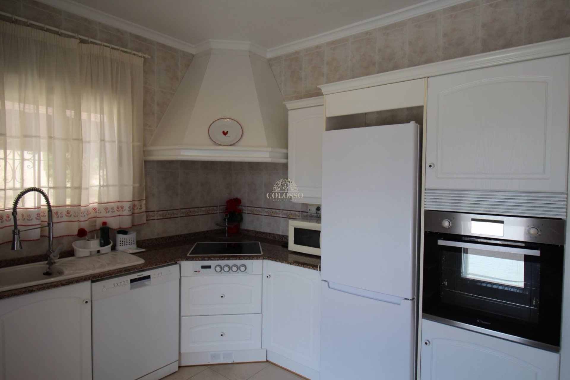 Resale - Villa -
Calpe - Empedrola