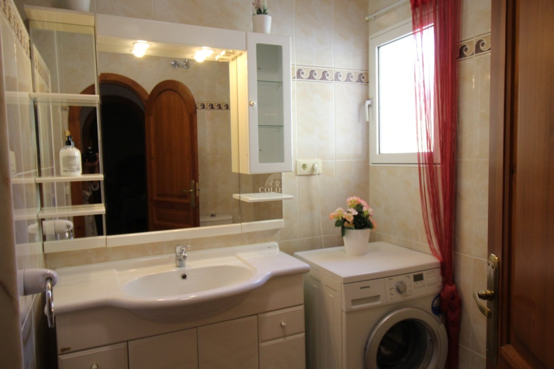 Resale - Villa -
Calpe - Empedrola