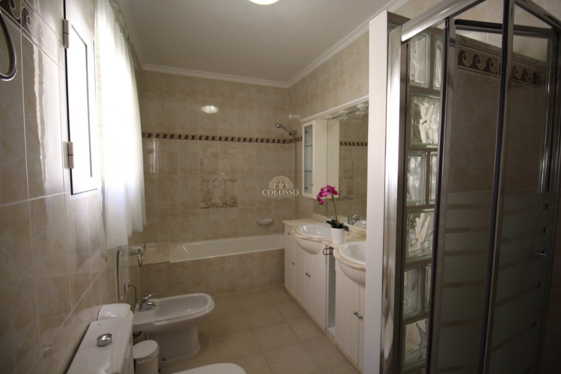 Resale - Villa -
Calpe - Empedrola