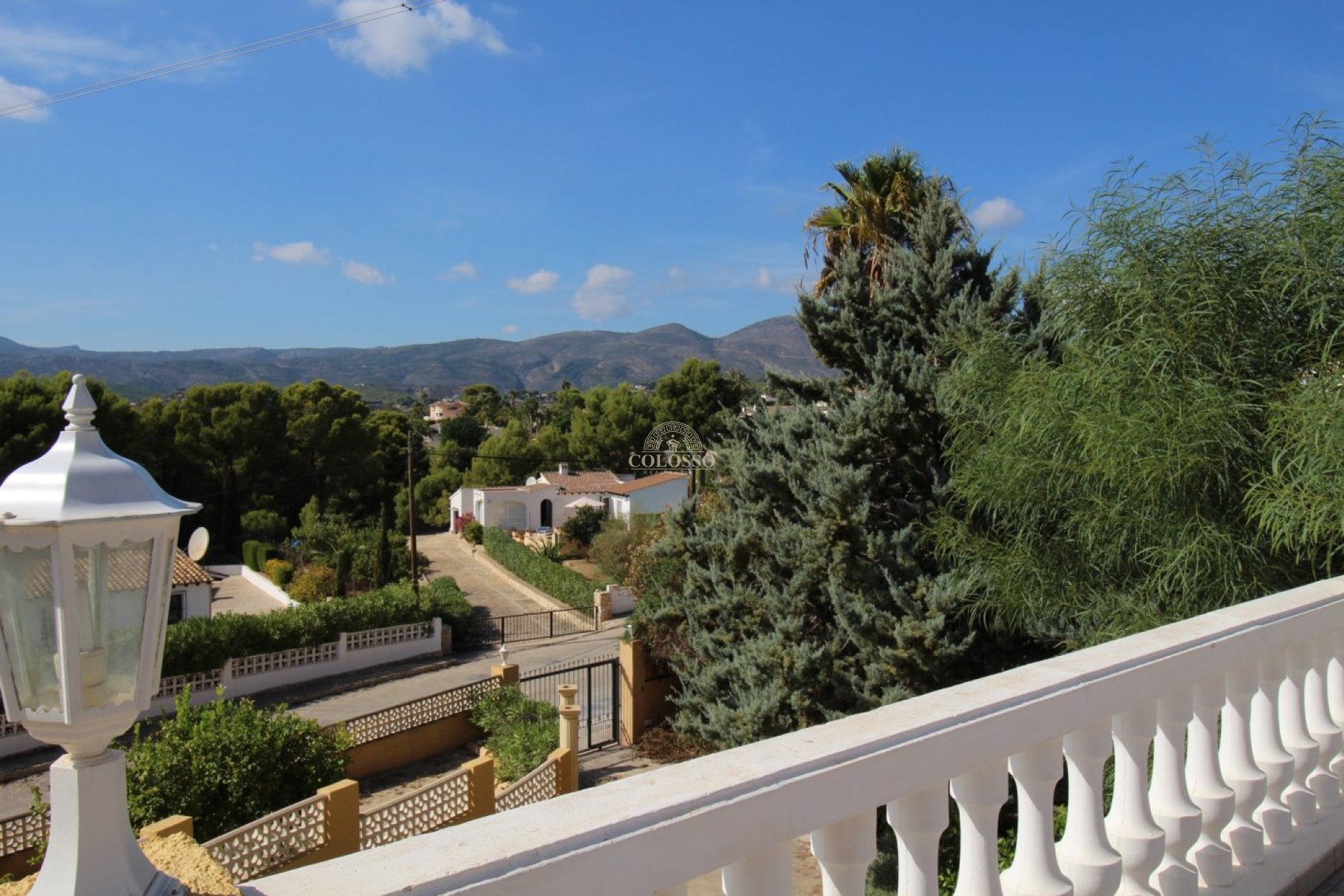 Resale - Villa -
Calpe - Empedrola