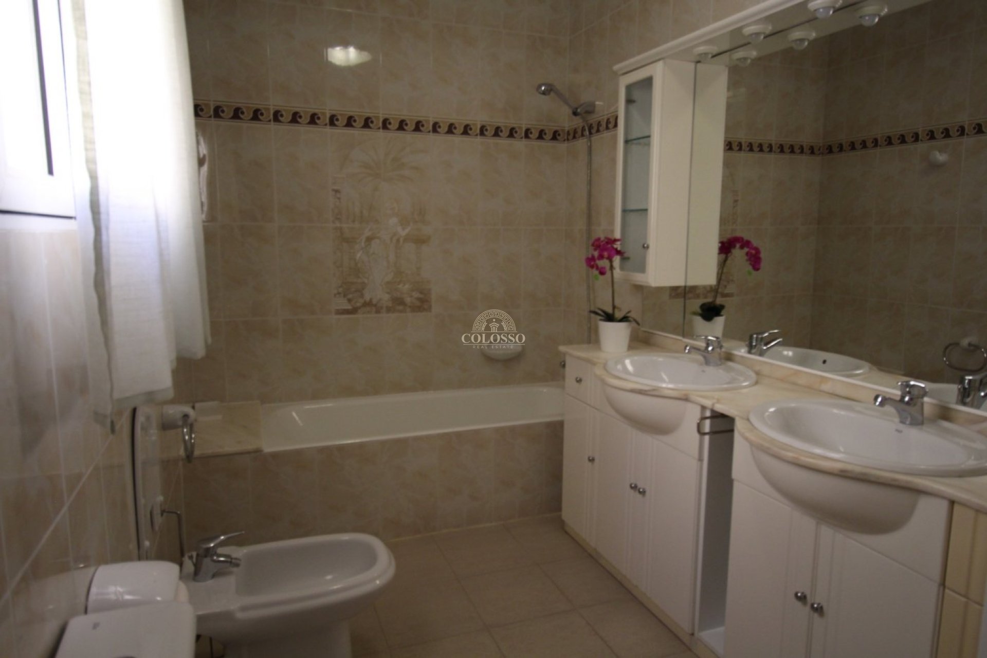 Resale - Villa -
Calpe - Empedrola
