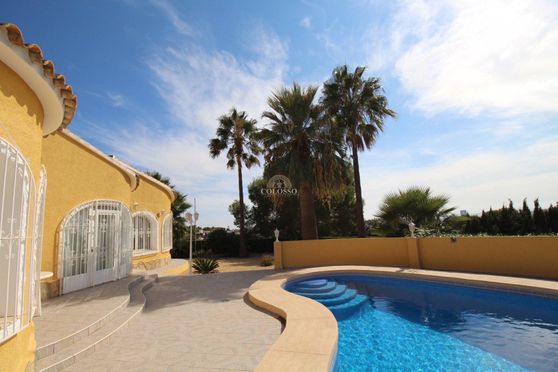 Resale - Villa -
Calpe - Empedrola