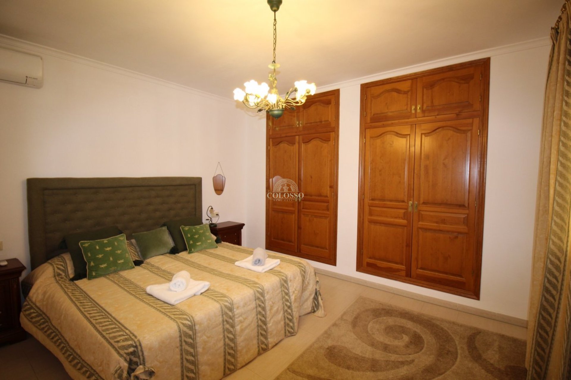 Resale - Villa -
Calpe - Empedrola