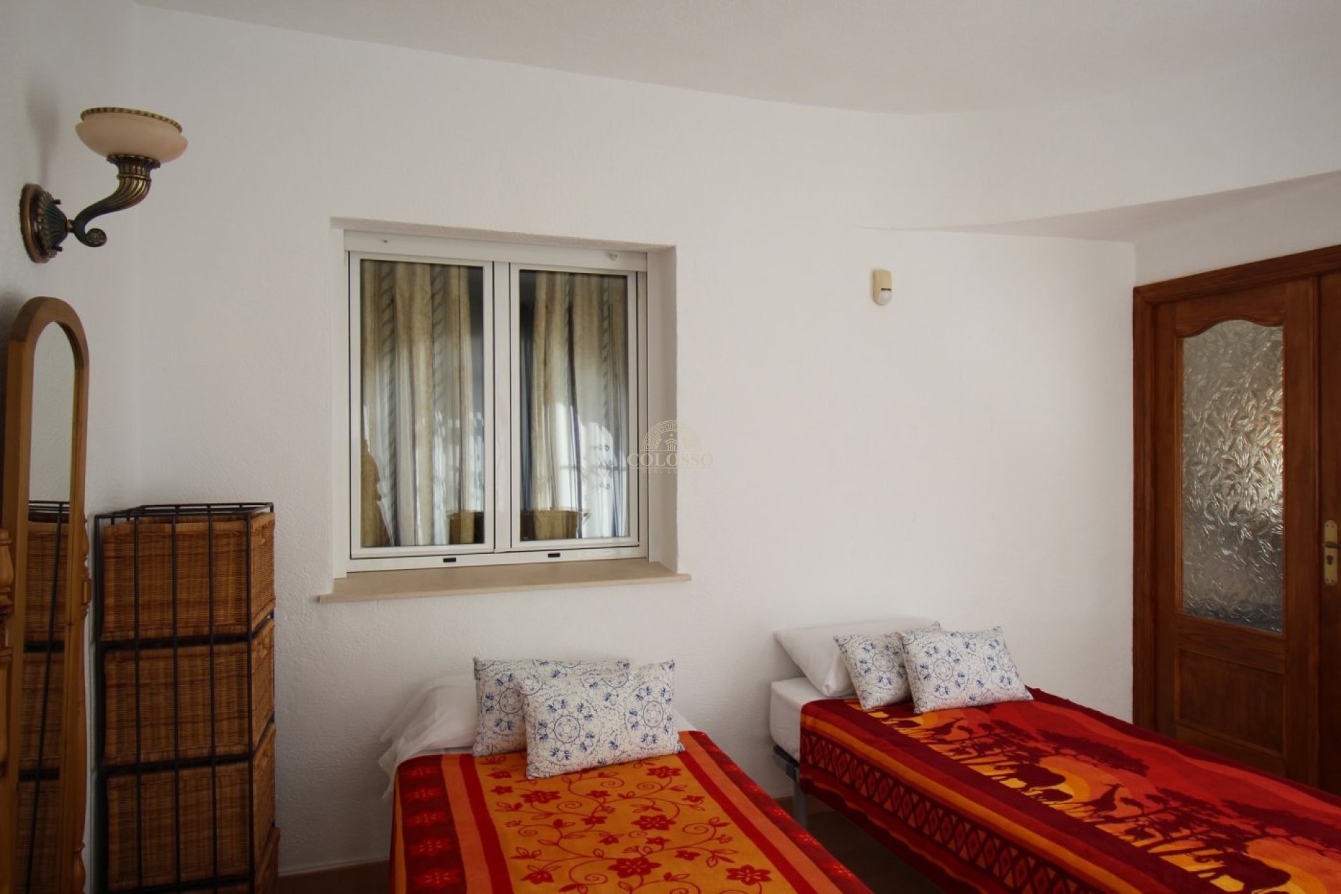 Resale - Villa -
Calpe - Empedrola