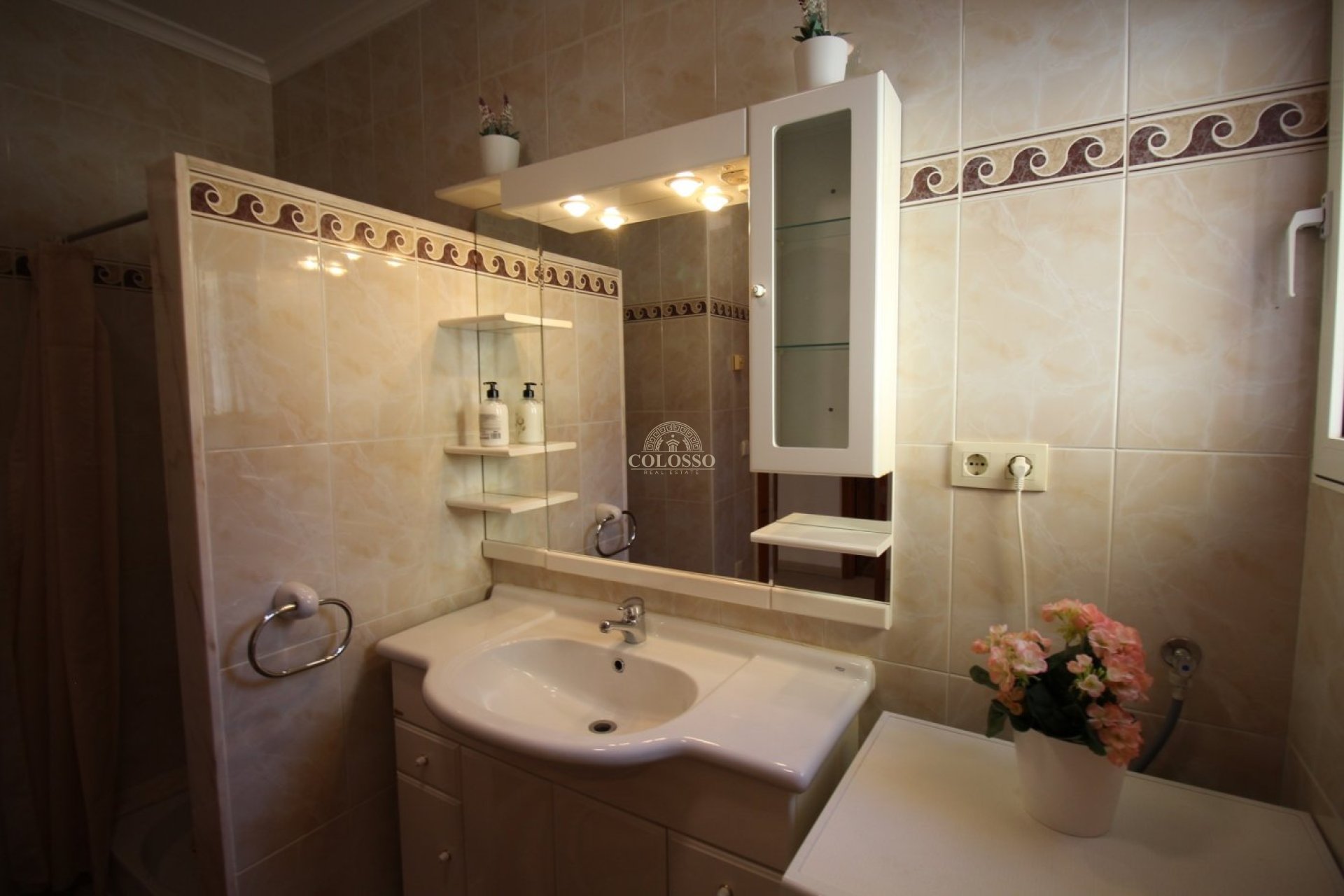 Resale - Villa -
Calpe - Empedrola