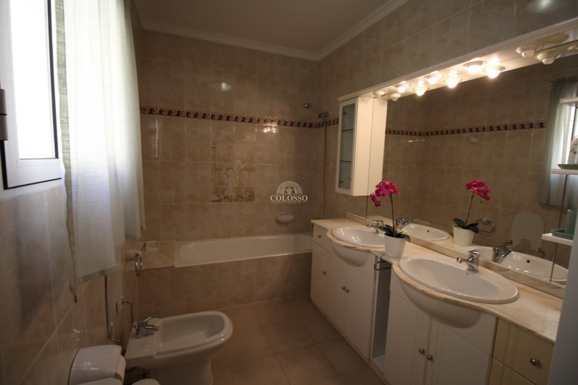 Resale - Villa -
Calpe - Empedrola