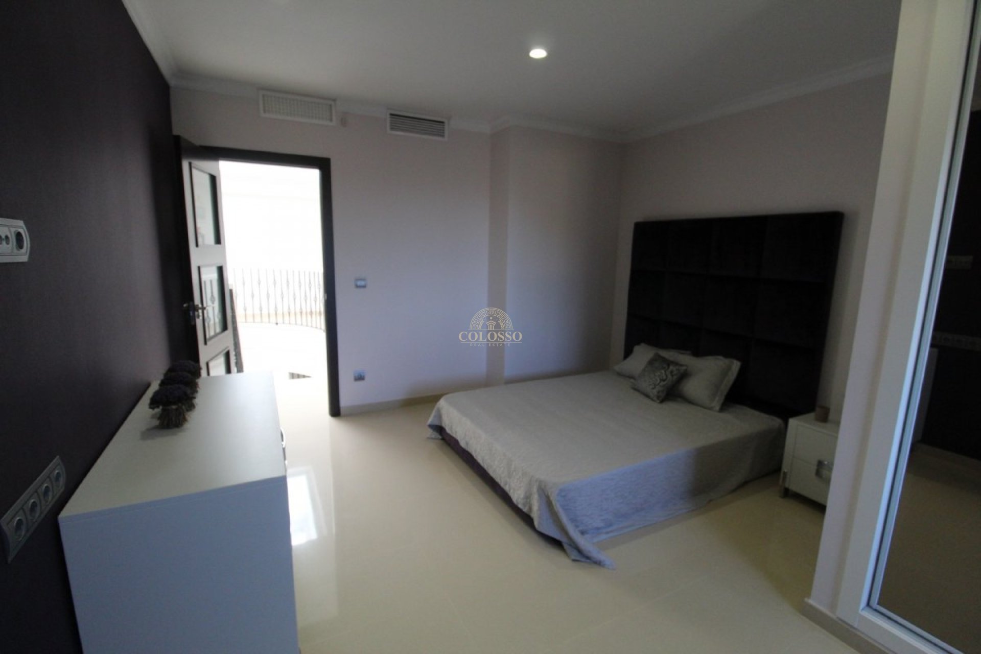 Resale - Villa -
Cullera - Bonavista - Lago San Lorenzo