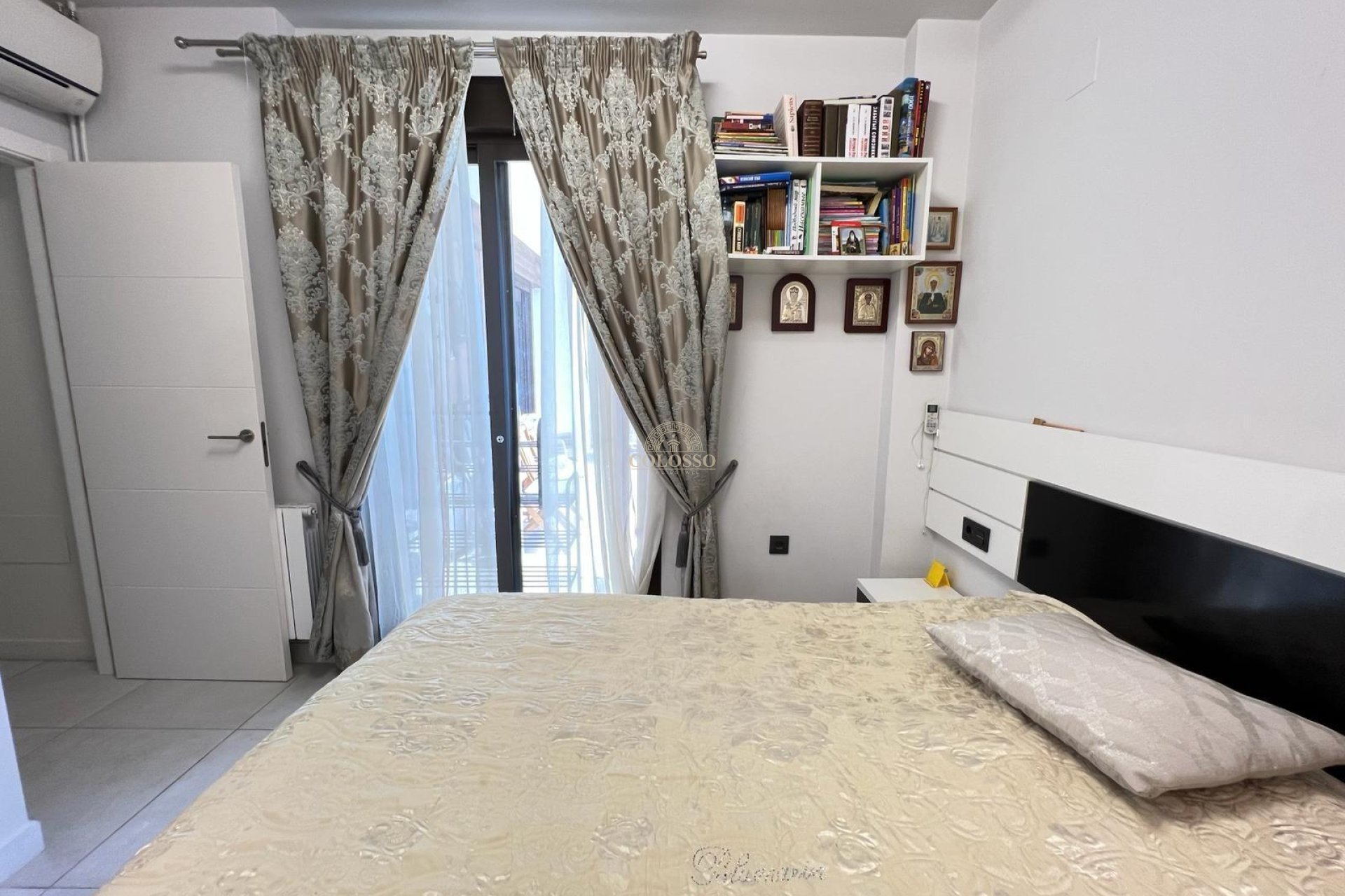 Resale - Villa de Lujo -
Orihuela Costa - Montezenia