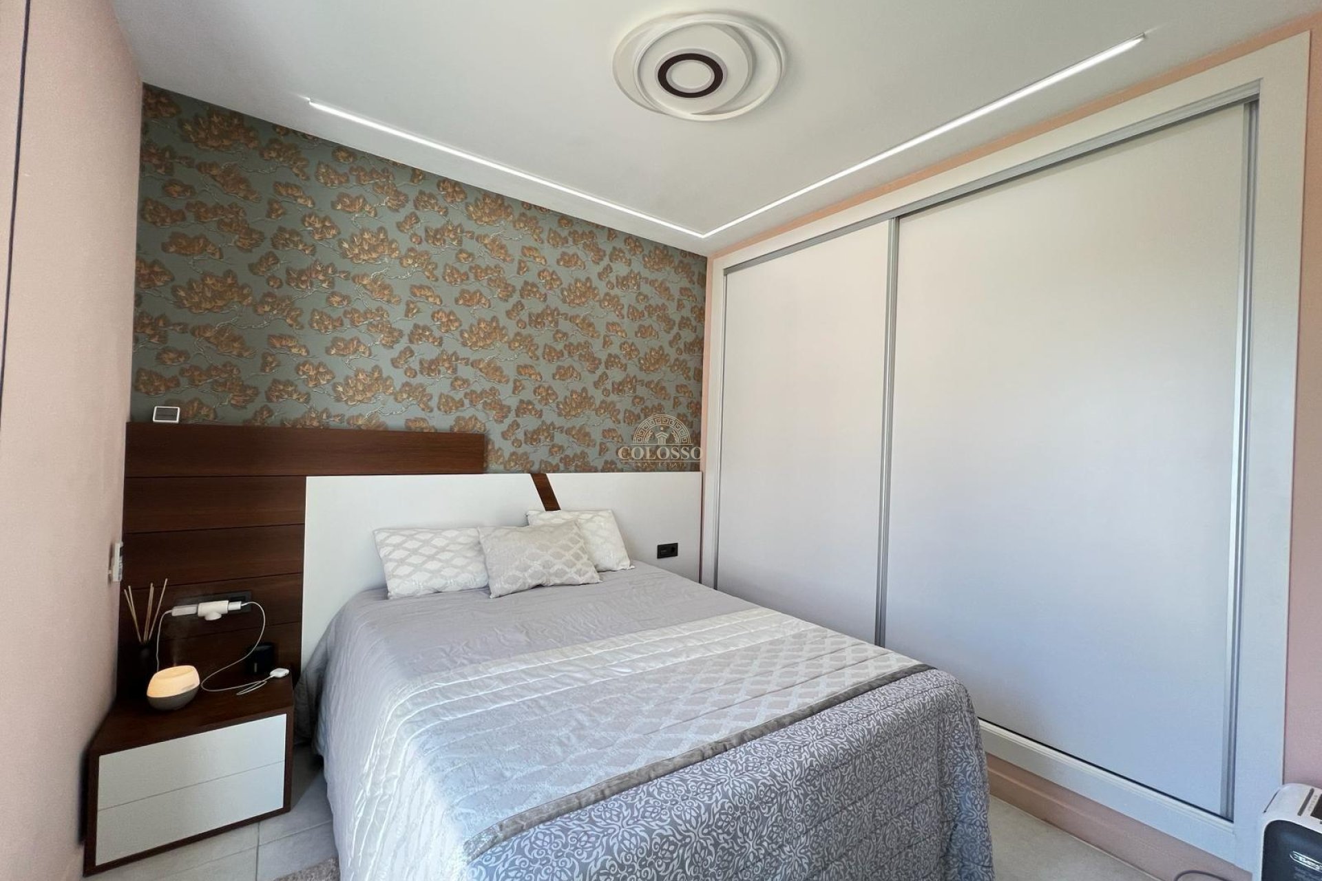 Resale - Villa de Lujo -
Orihuela Costa - Montezenia
