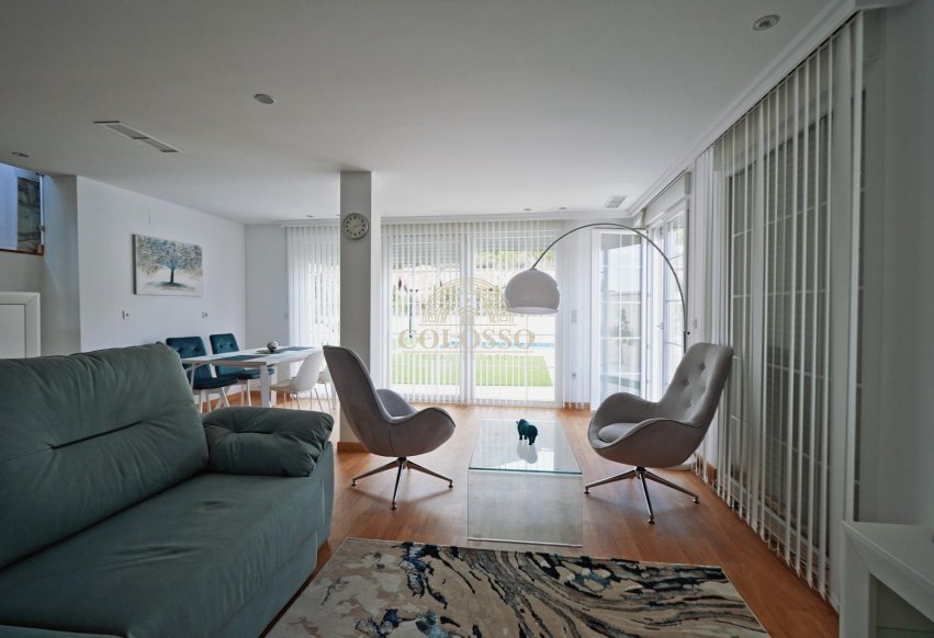 Resale - Villa de Lujo -
Polop - Urbanizaciones