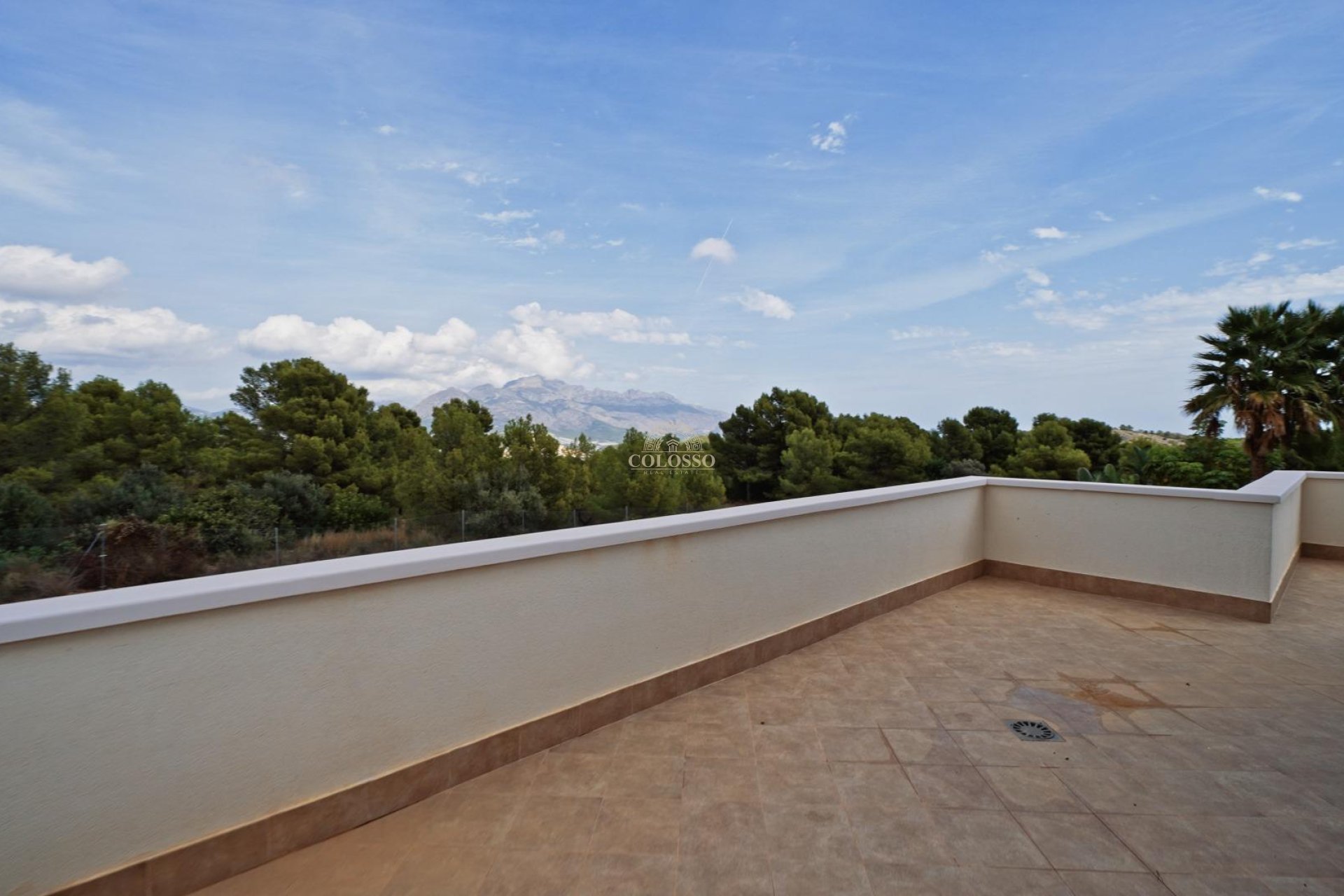 Resale - Villa de Lujo -
Polop - Urbanizaciones