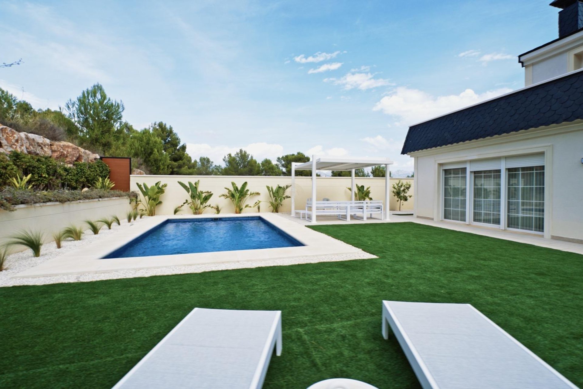 Resale - Villa de Lujo -
Polop - Urbanizaciones
