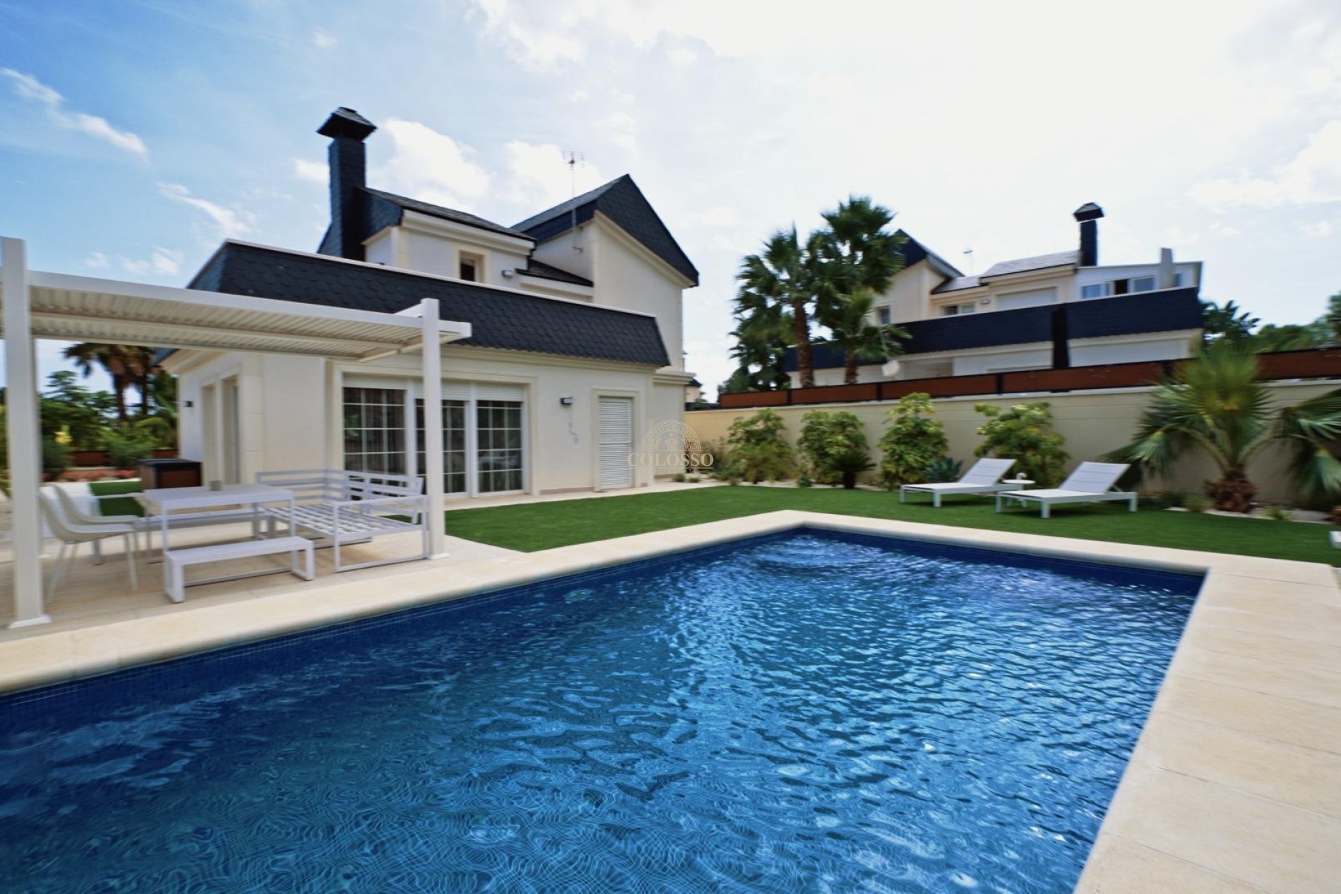 Resale - Villa de Lujo -
Polop - Urbanizaciones