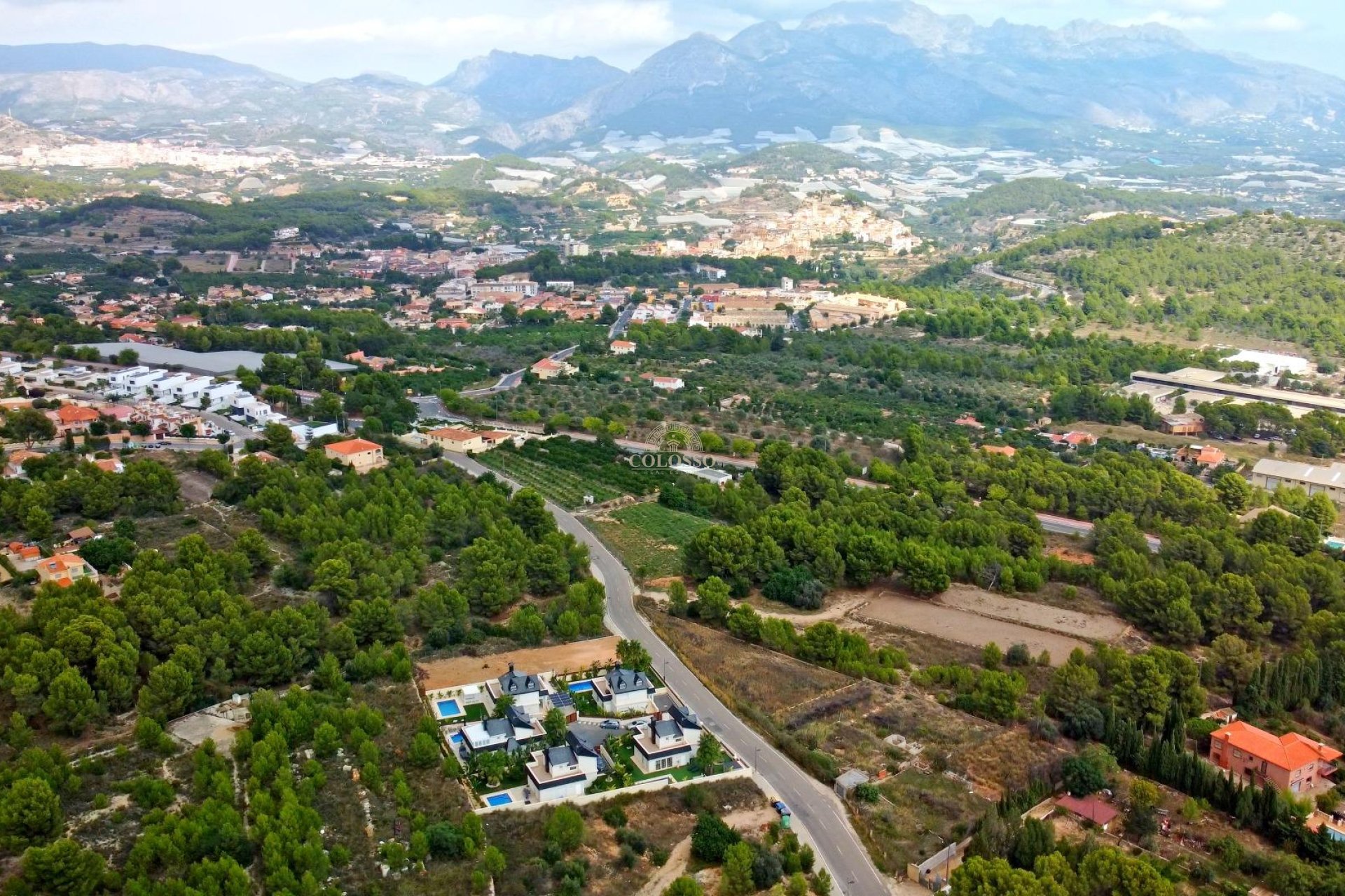 Resale - Villa de Lujo -
Polop - Urbanizaciones