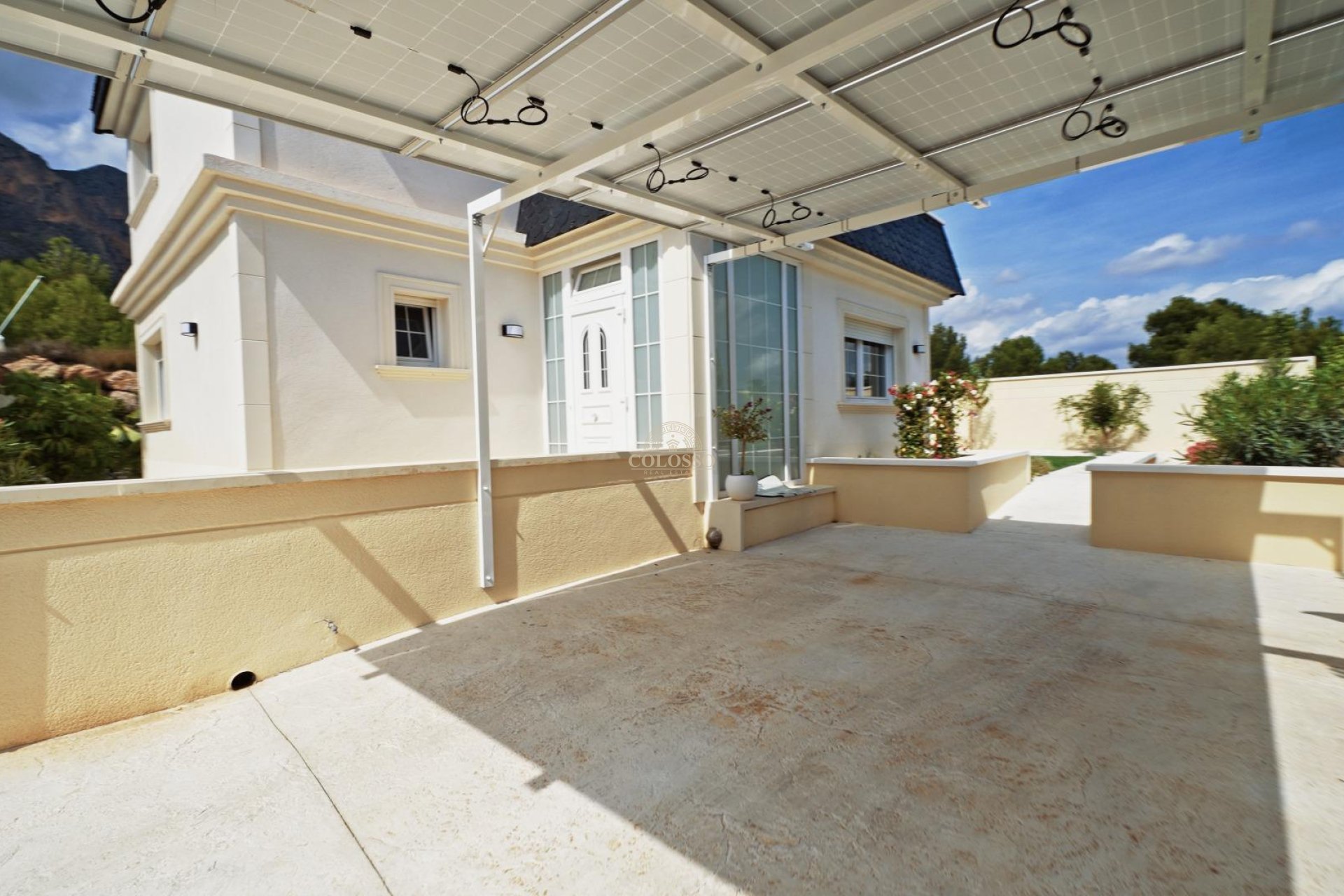 Resale - Villa de Lujo -
Polop - Urbanizaciones