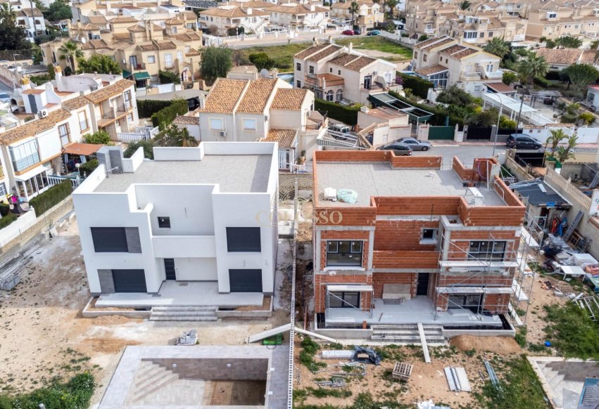 Resale - Villa de Lujo -
Torrevieja - Aguas nuevas 1