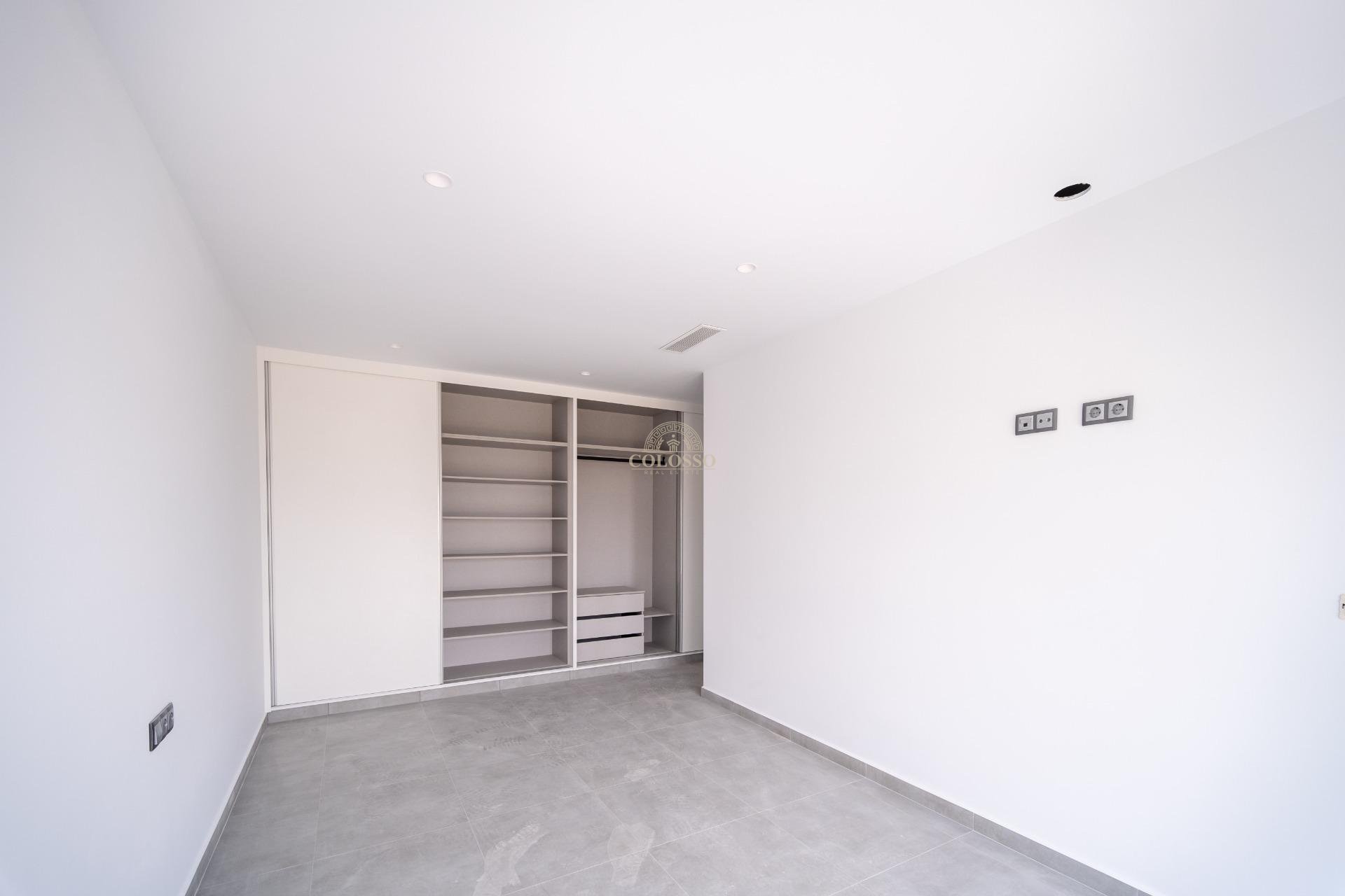 Resale - Villa de Lujo -
Torrevieja - Aguas nuevas 1
