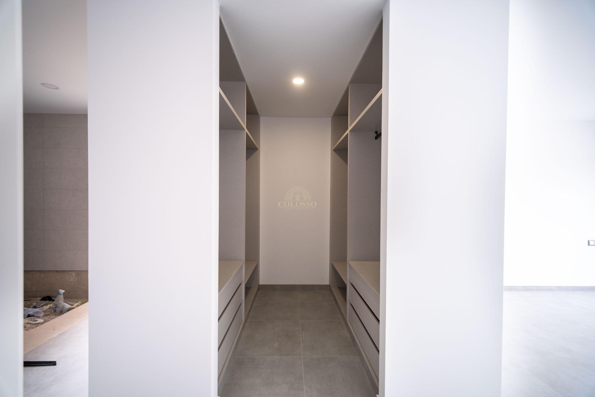 Resale - Villa de Lujo -
Torrevieja - Aguas nuevas 1