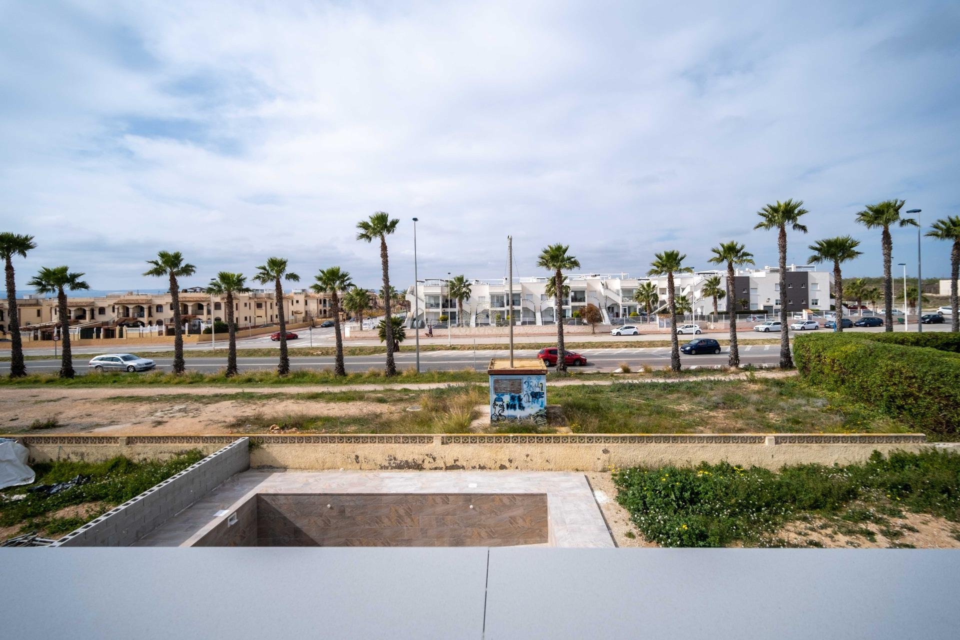 Resale - Villa de Lujo -
Torrevieja - Aguas nuevas 1