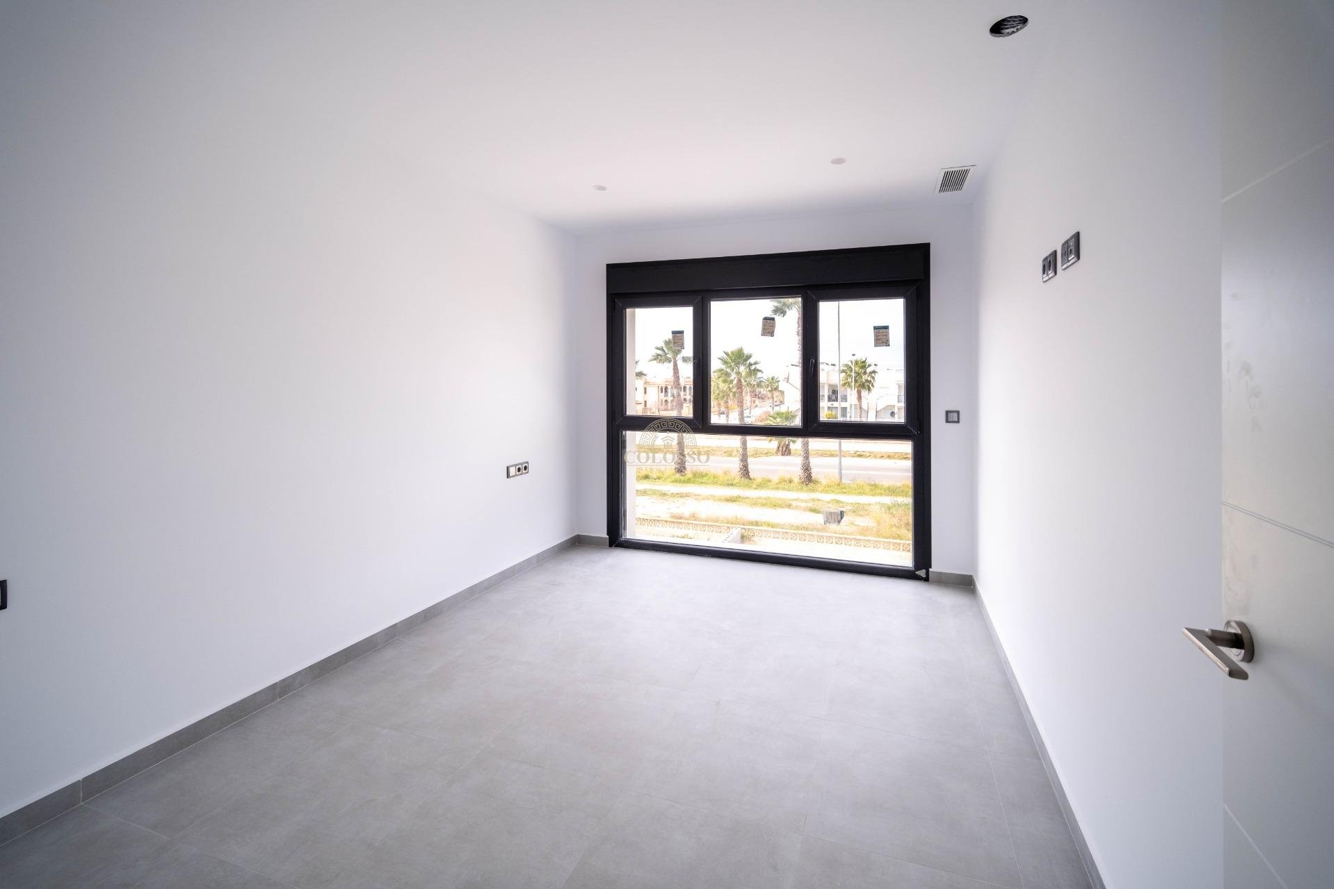 Resale - Villa de Lujo -
Torrevieja - Aguas nuevas 1