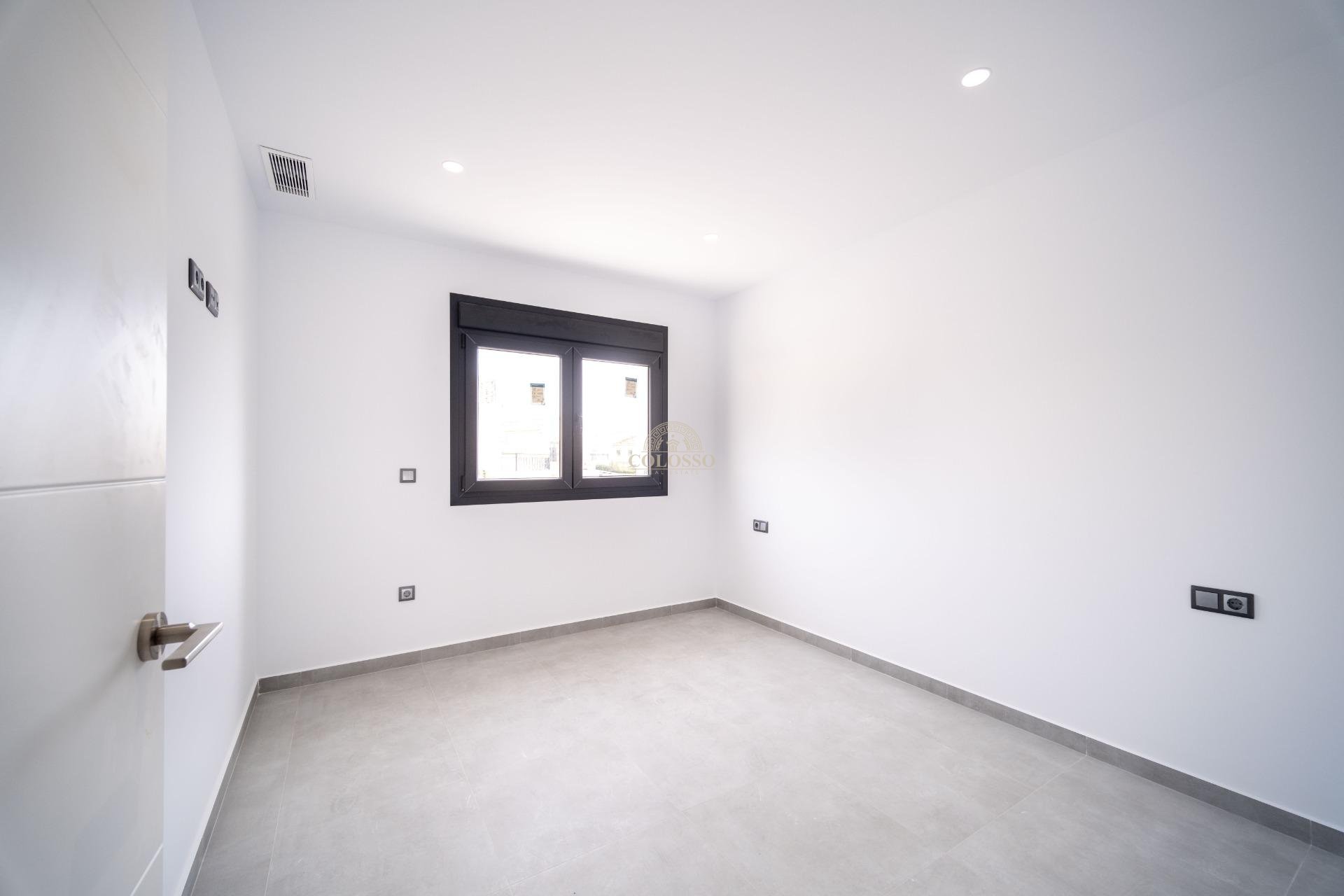 Resale - Villa de Lujo -
Torrevieja - Aguas nuevas 1