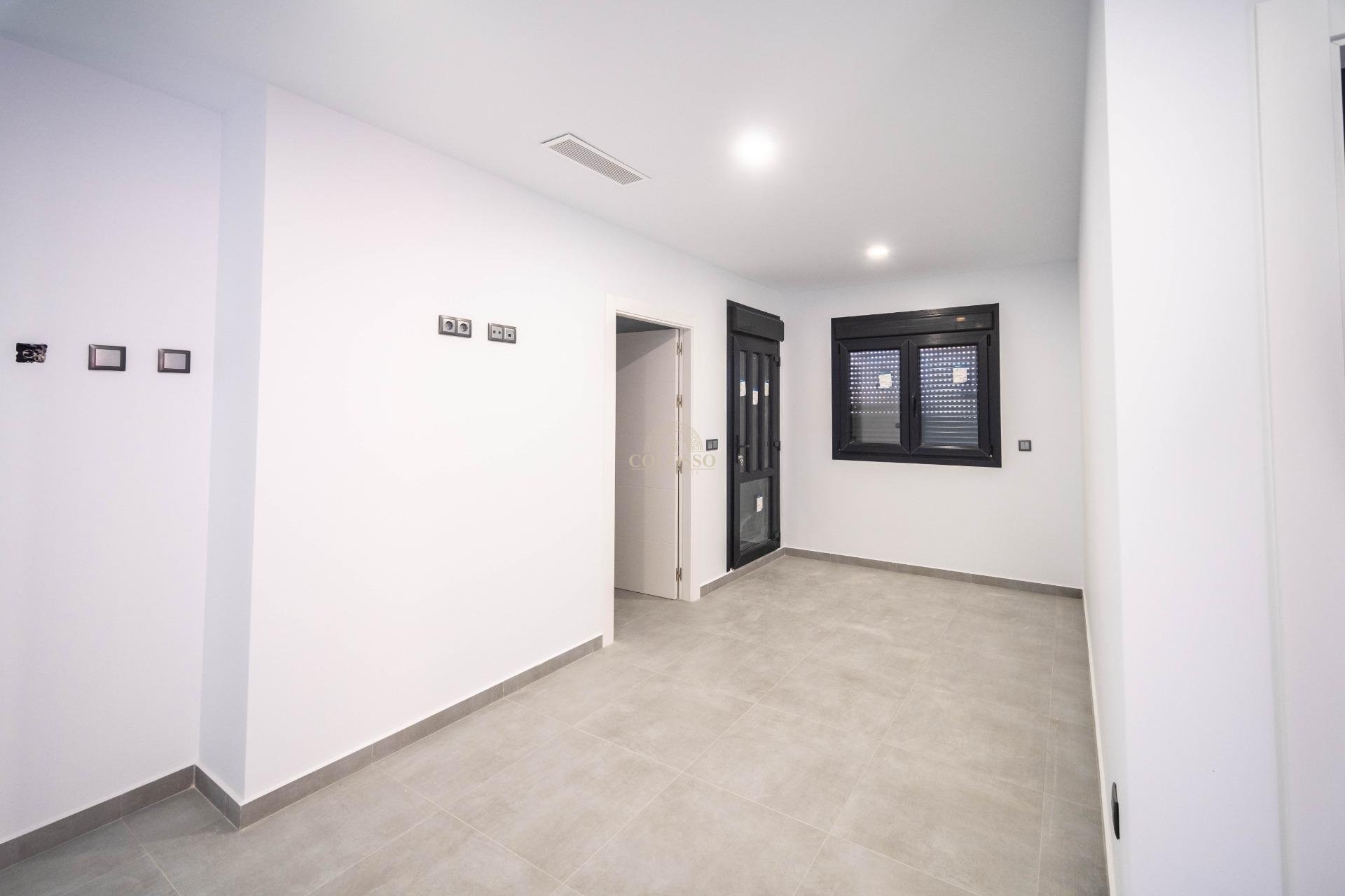 Resale - Villa de Lujo -
Torrevieja - Aguas nuevas 1