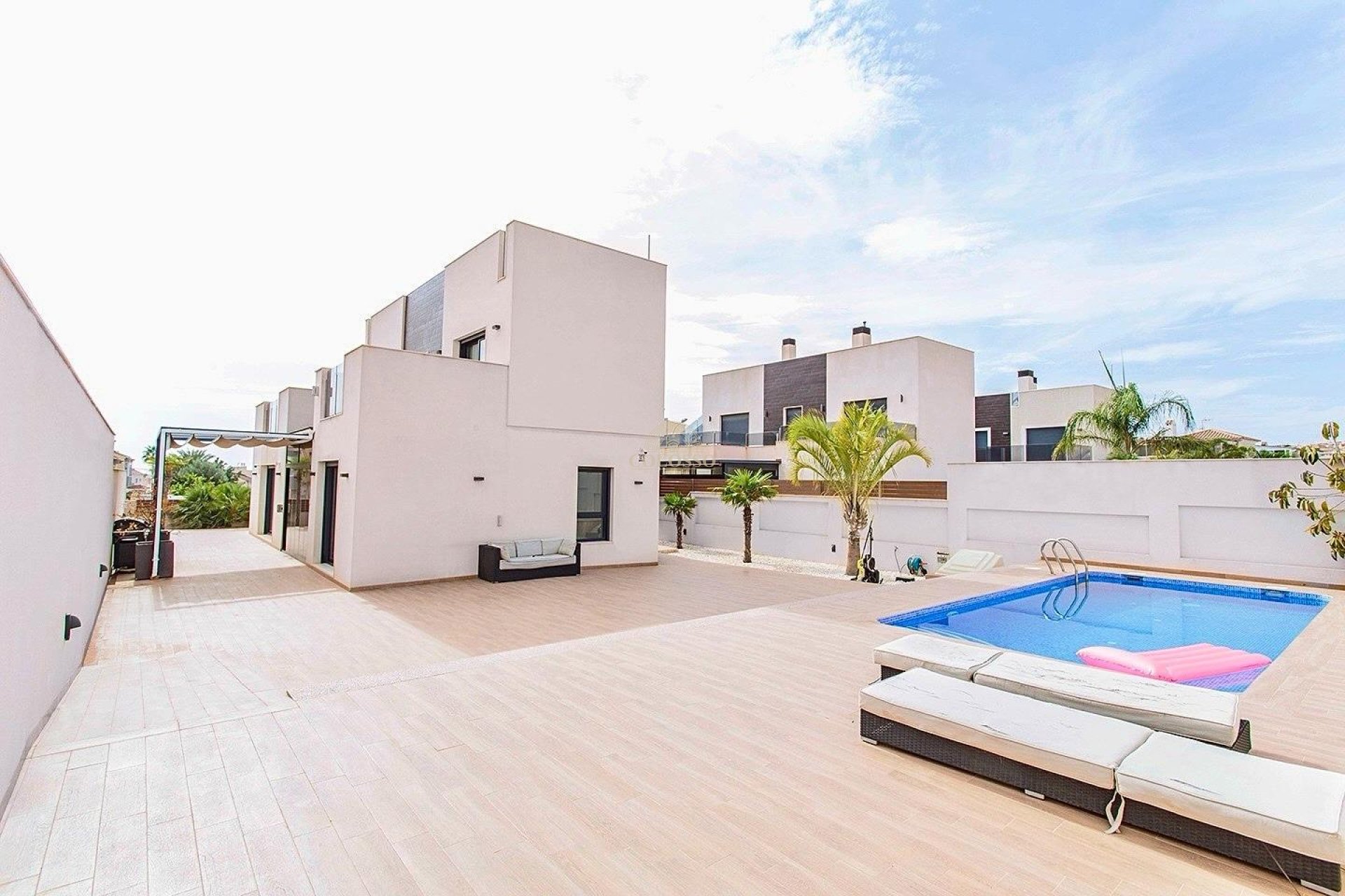 Resale - Villa de Lujo -
Torrevieja - Torreblanca