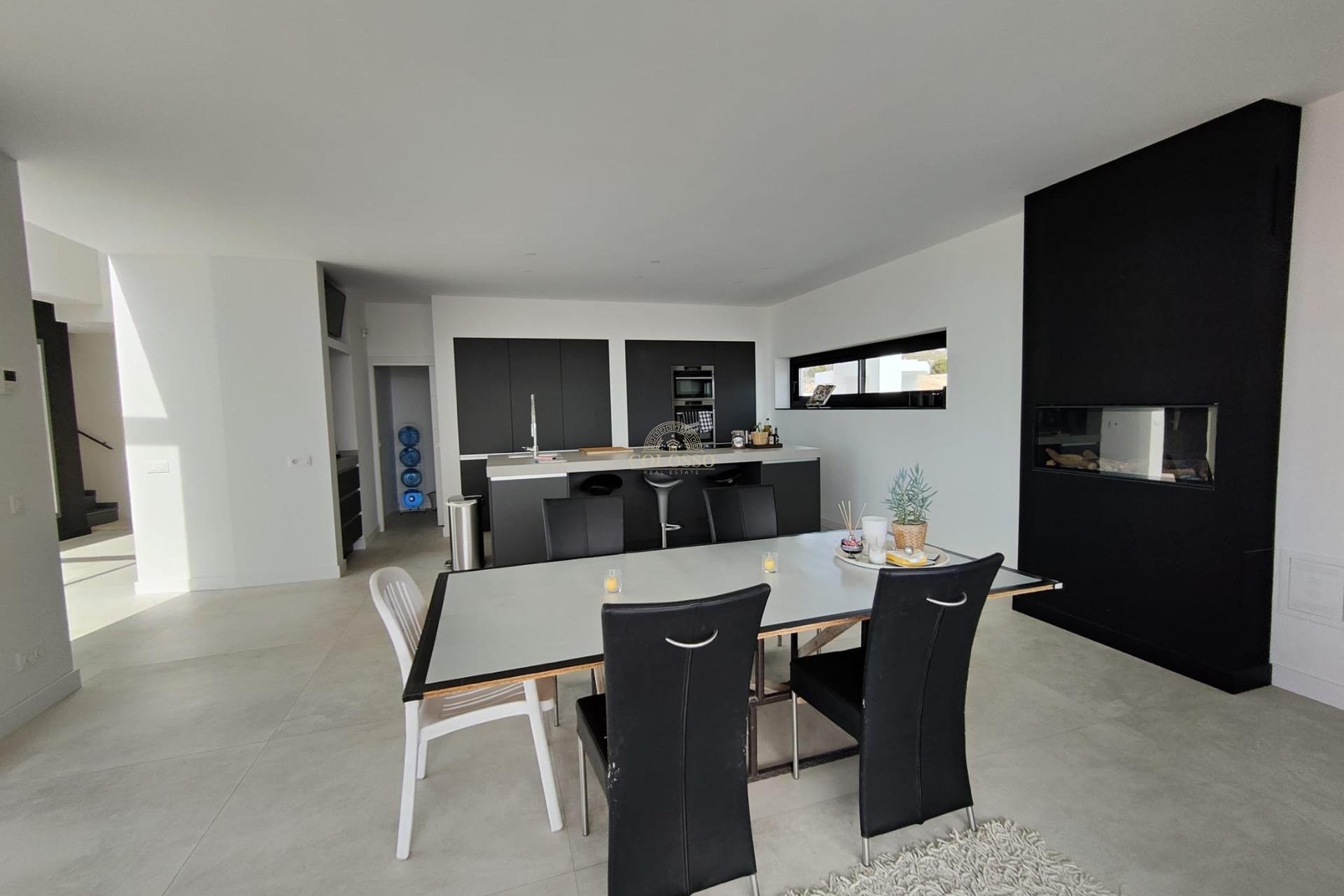 Resale - Villa -
Finestrat - Balcón de finestrat