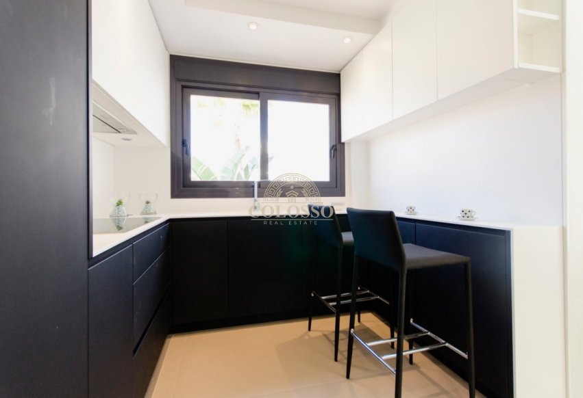 Resale - Villa -
Orihuela Costa - Campoamor