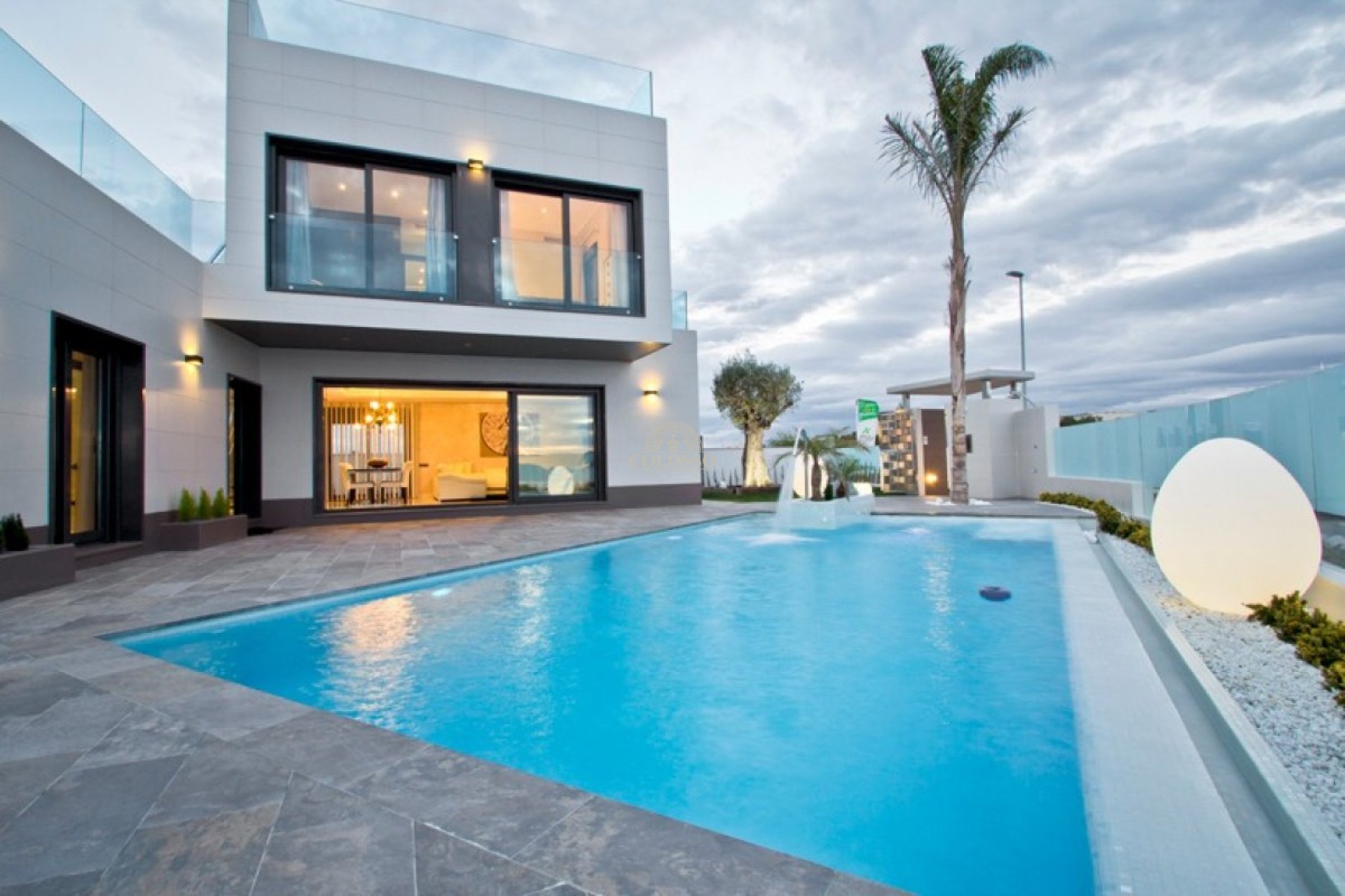 Resale - Villa -
Orihuela Costa - Campoamor
