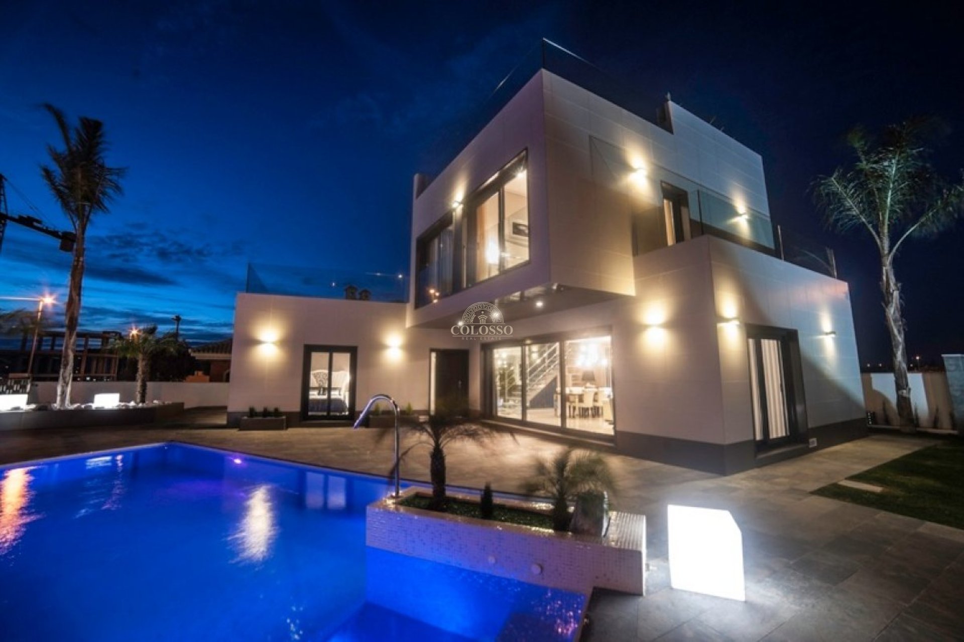 Resale - Villa -
Orihuela Costa - La Zenia